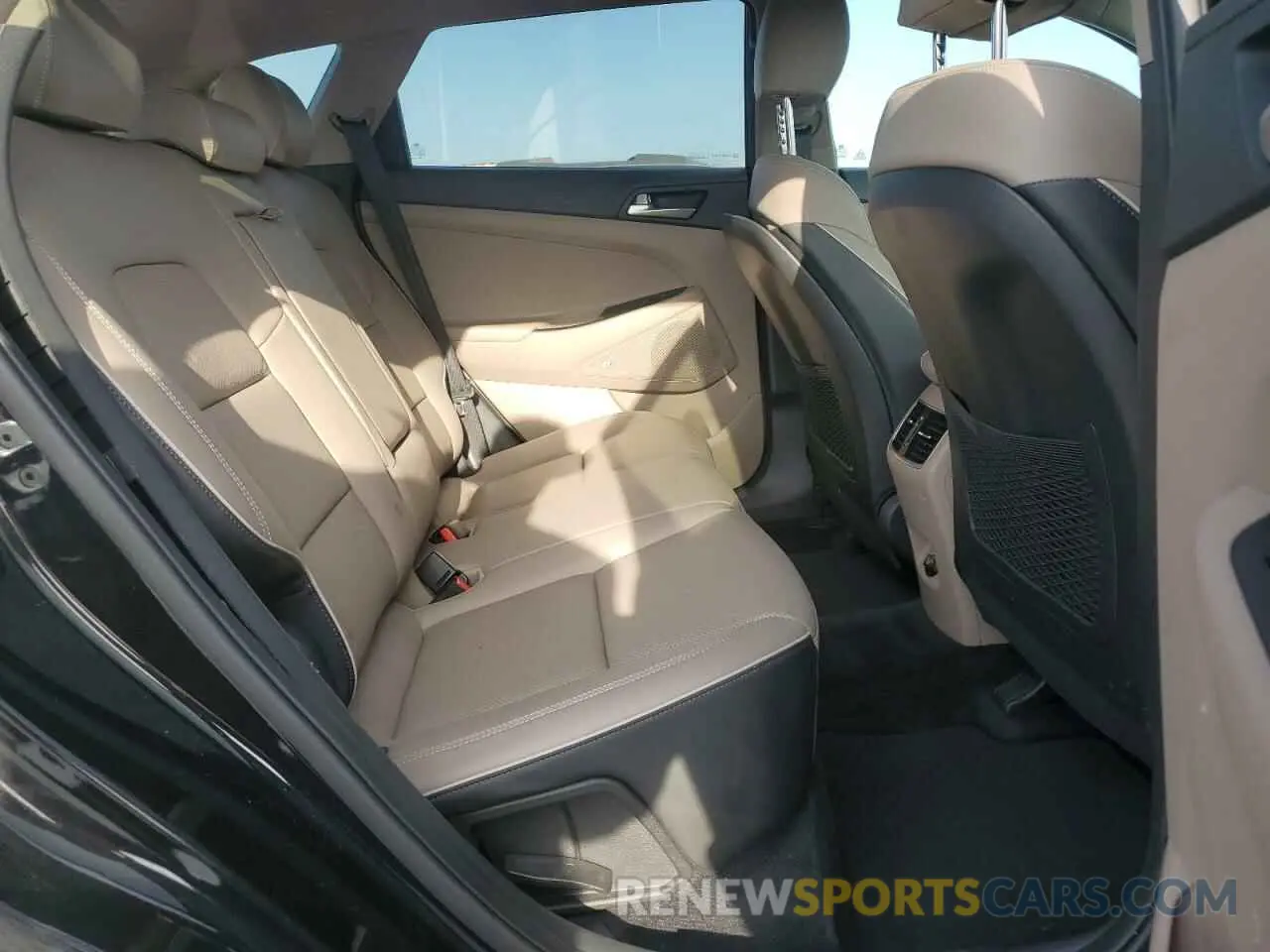11 Photograph of a damaged car KM8J33AL6MU394782 HYUNDAI TUCSON 2021