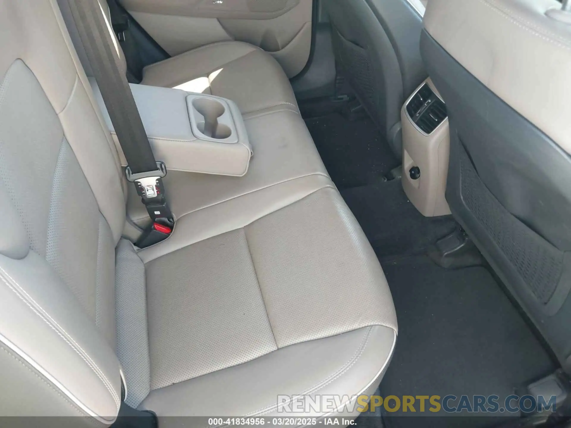 8 Photograph of a damaged car KM8J33AL9MU305948 HYUNDAI TUCSON 2021