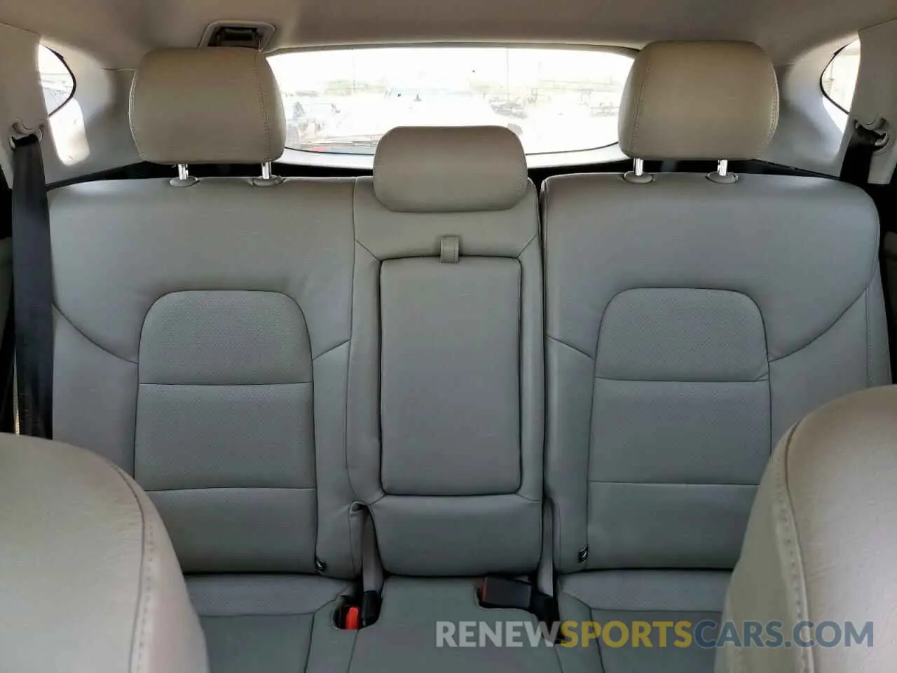 10 Photograph of a damaged car KM8J3CA43MU308479 HYUNDAI TUCSON 2021