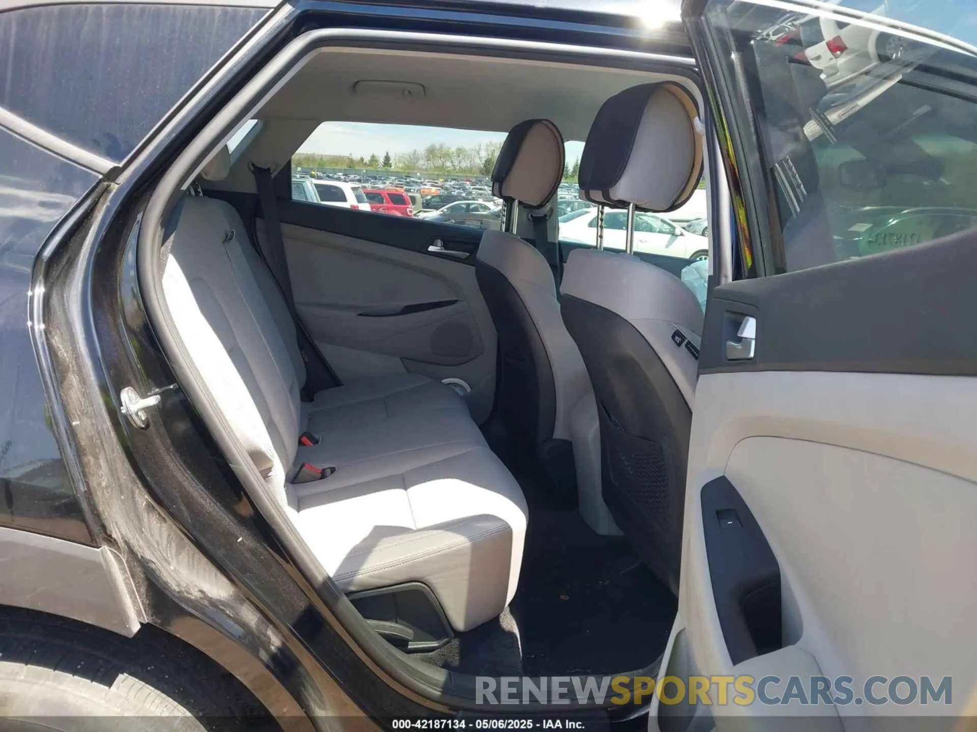 8 Photograph of a damaged car KM8J3CA46MU299602 HYUNDAI TUCSON 2021