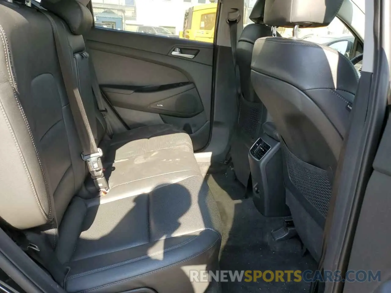 10 Photograph of a damaged car KM8J3CAL4MU358654 HYUNDAI TUCSON 2021