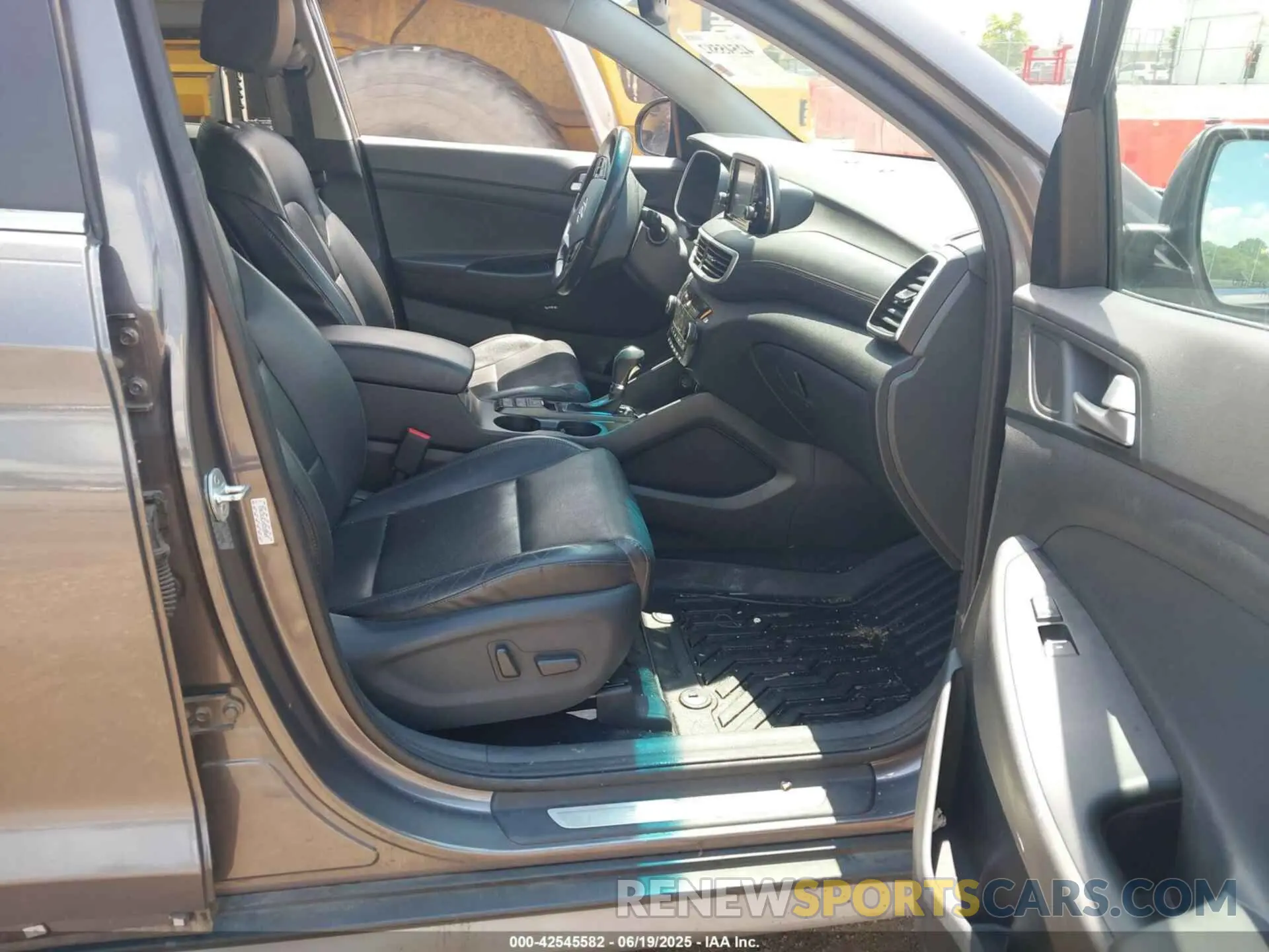 5 Photograph of a damaged car KM8J3CALXMU338909 HYUNDAI TUCSON 2021
