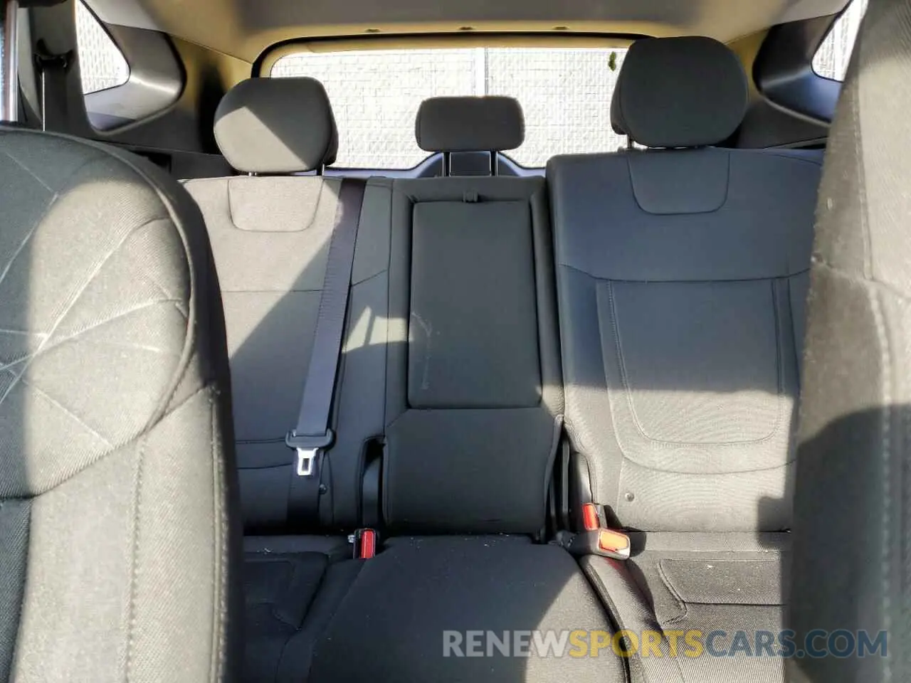 10 Photograph of a damaged car 5NMJA3AE1NH002621 HYUNDAI TUCSON 2022