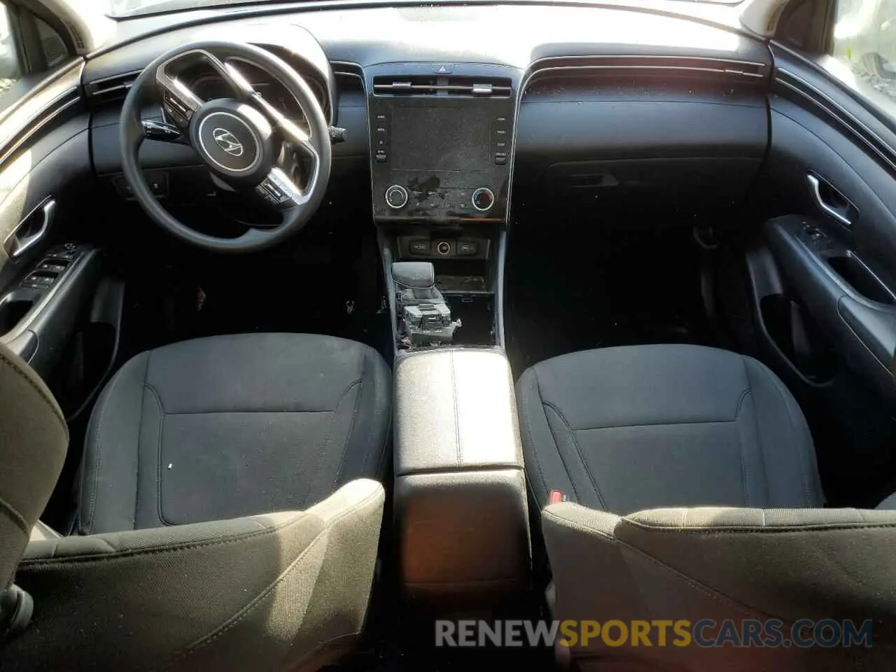 8 Photograph of a damaged car 5NMJA3AE1NH002621 HYUNDAI TUCSON 2022