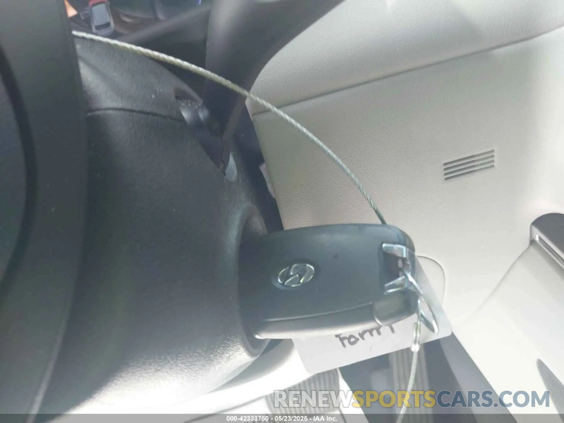 11 Photograph of a damaged car 5NMJA3AE1NH054024 HYUNDAI TUCSON 2022