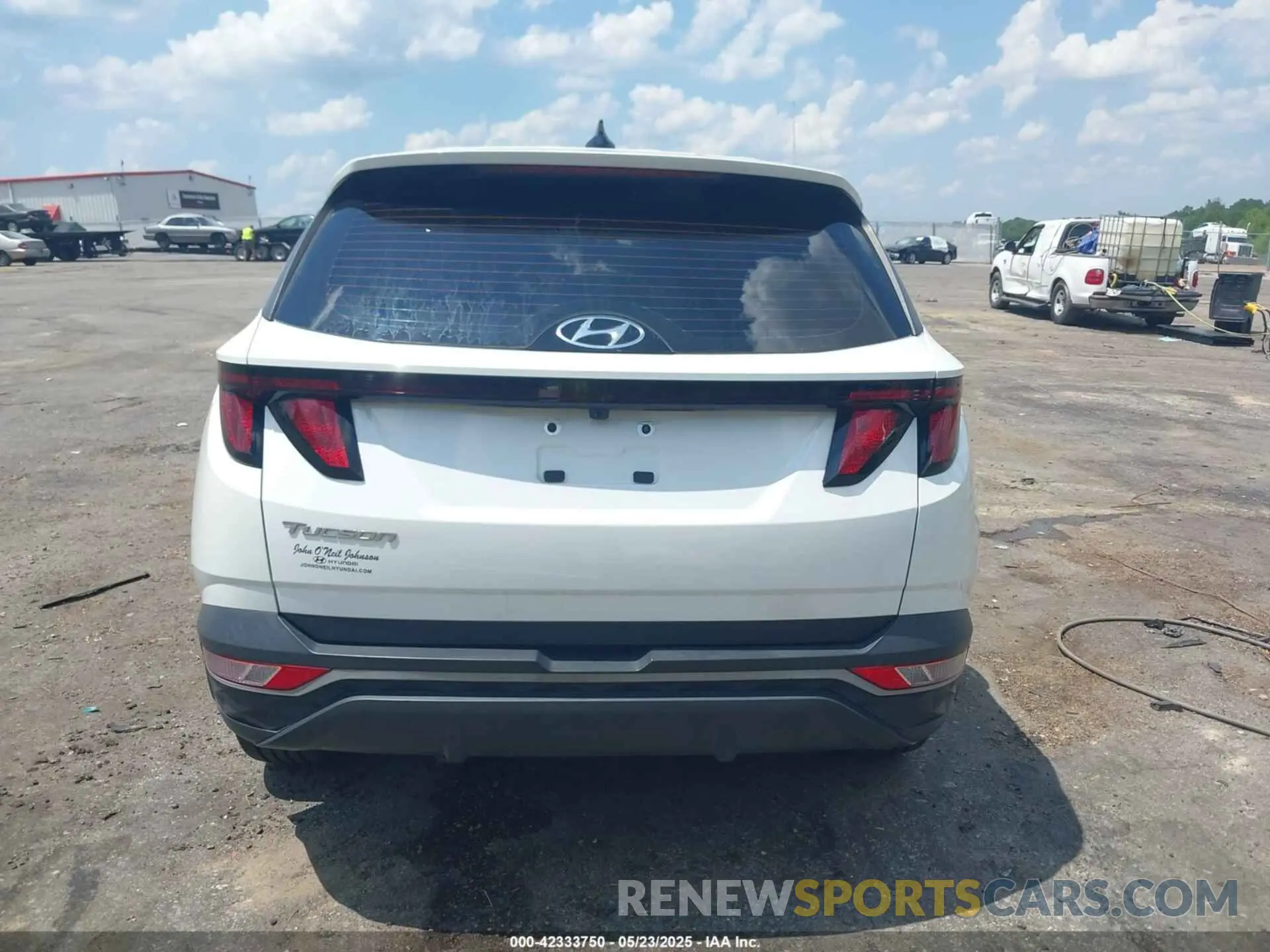 17 Photograph of a damaged car 5NMJA3AE1NH054024 HYUNDAI TUCSON 2022