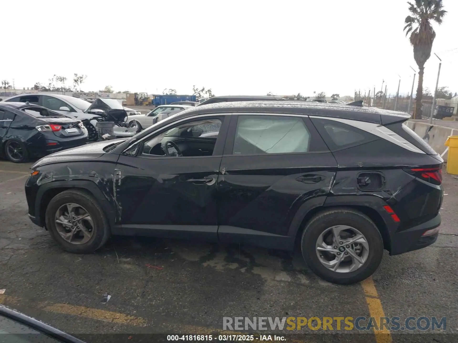 14 Photograph of a damaged car 5NMJA3AE1NH061104 HYUNDAI TUCSON 2022