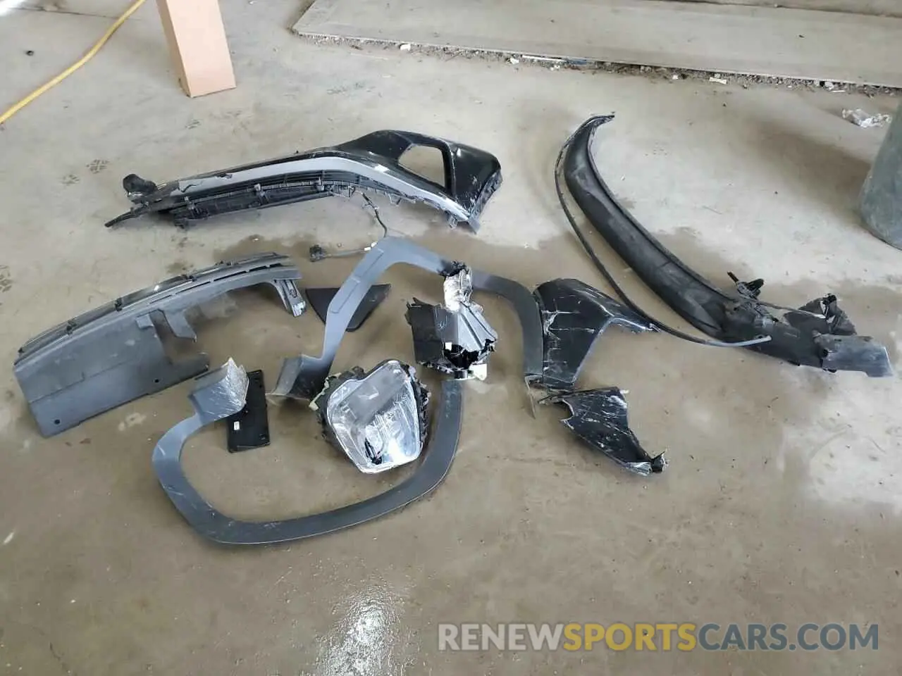 13 Photograph of a damaged car 5NMJA3AE4NH053837 HYUNDAI TUCSON 2022
