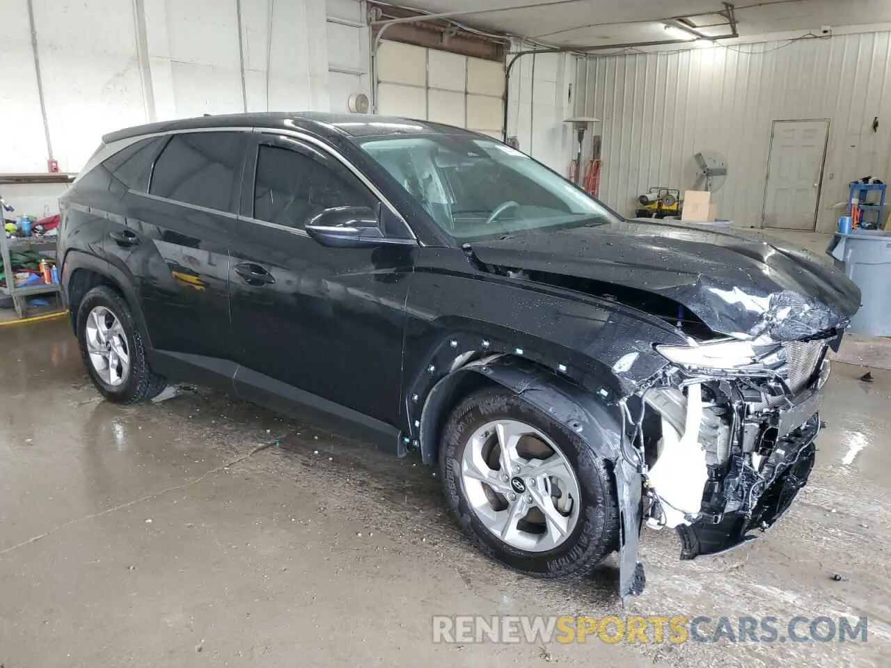 4 Photograph of a damaged car 5NMJA3AE4NH053837 HYUNDAI TUCSON 2022