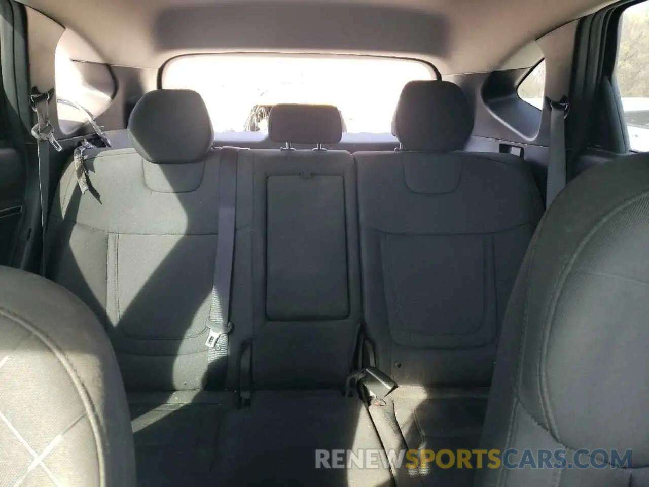 10 Photograph of a damaged car 5NMJA3AE4NH087888 HYUNDAI TUCSON 2022