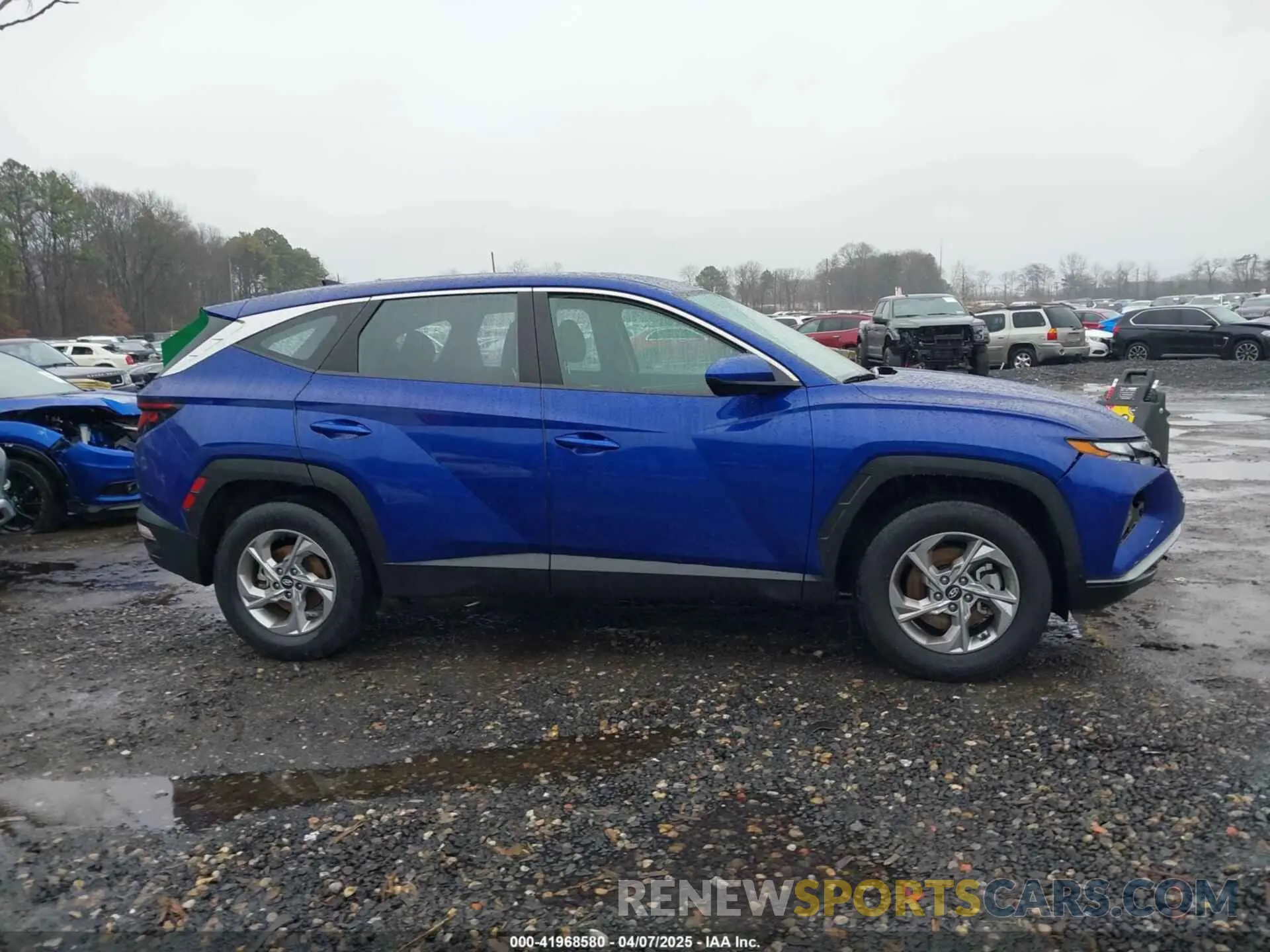 13 Photograph of a damaged car 5NMJA3AE6NH002176 HYUNDAI TUCSON 2022