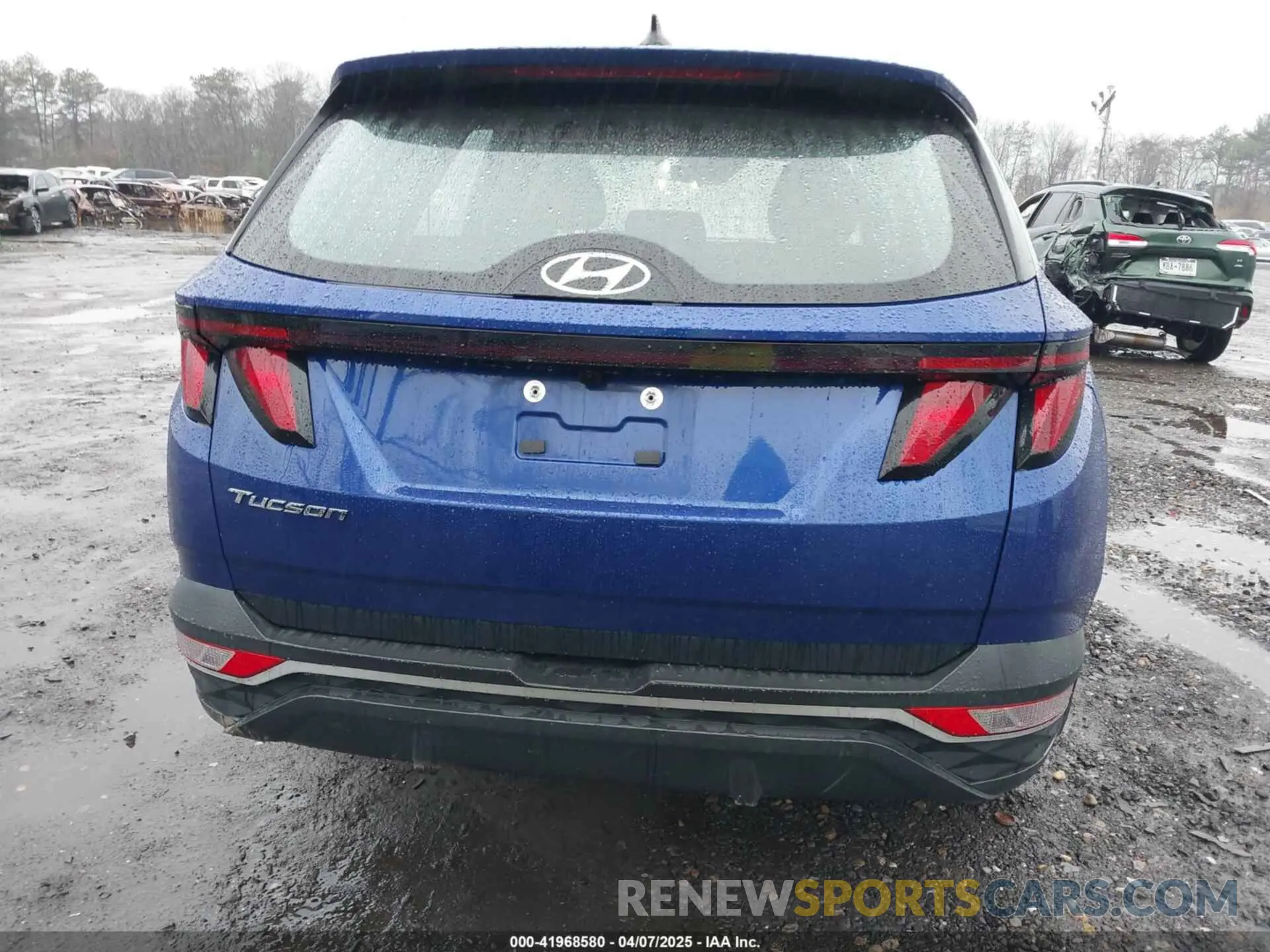 16 Photograph of a damaged car 5NMJA3AE6NH002176 HYUNDAI TUCSON 2022