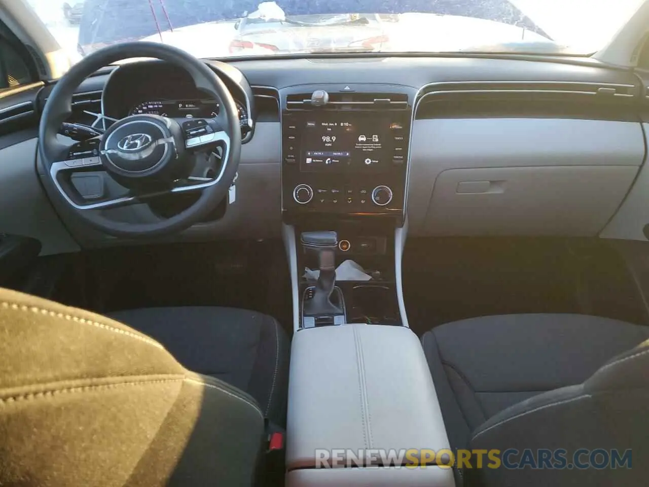 8 Photograph of a damaged car 5NMJA3AE6NH007667 HYUNDAI TUCSON 2022