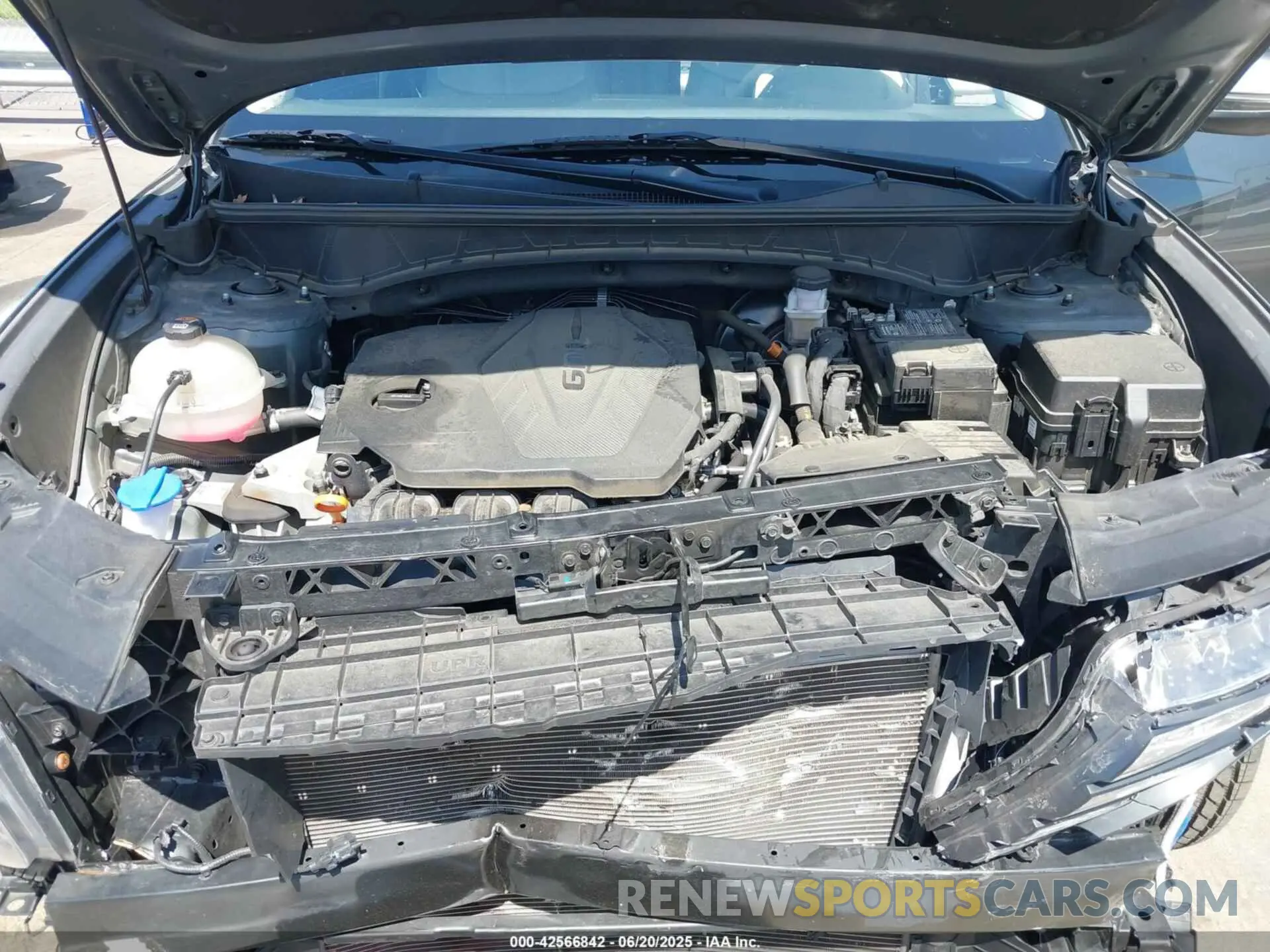 10 Photograph of a damaged car 5NMJA3AE6NH056609 HYUNDAI TUCSON 2022