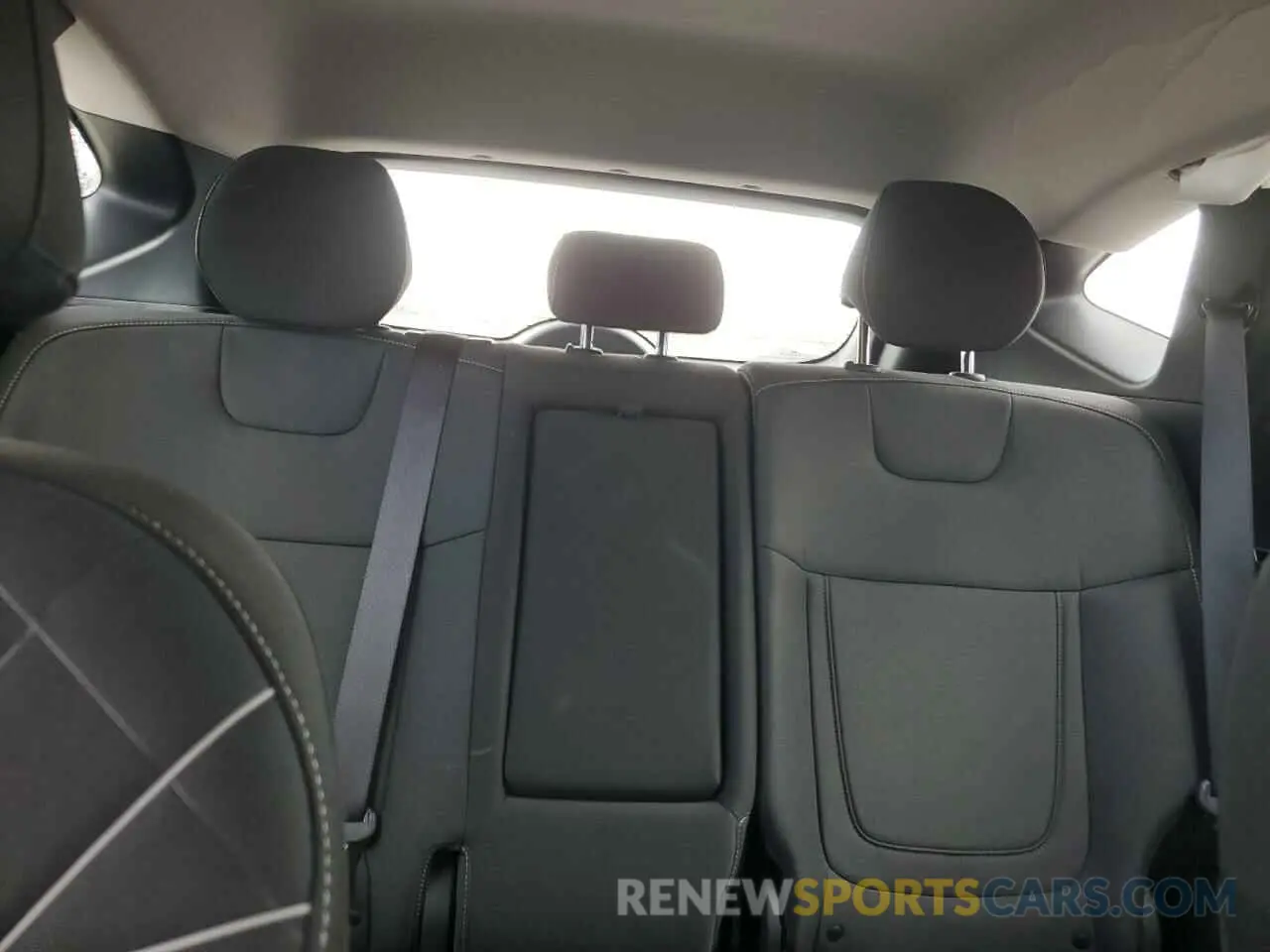 10 Photograph of a damaged car 5NMJA3AE6NH067111 HYUNDAI TUCSON 2022