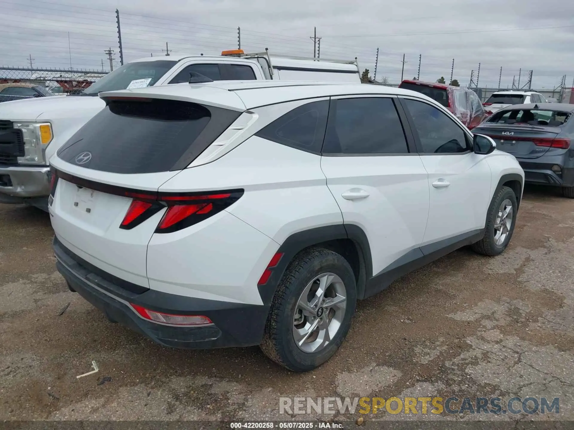 4 Фотография поврежденного автомобиля 5NMJA3AE9NH005766 HYUNDAI TUCSON 2022