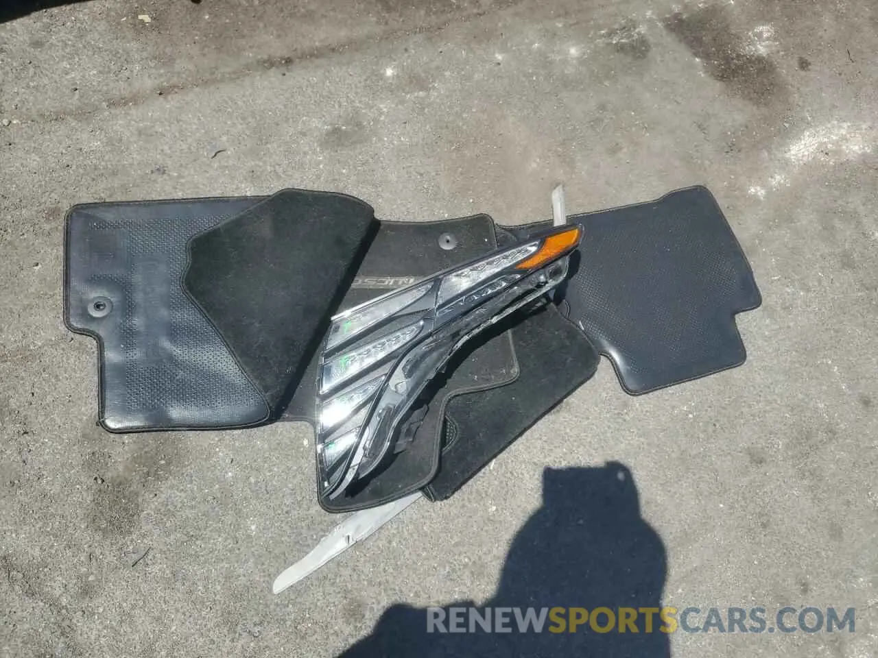13 Photograph of a damaged car 5NMJA3AE9NH085294 HYUNDAI TUCSON 2022