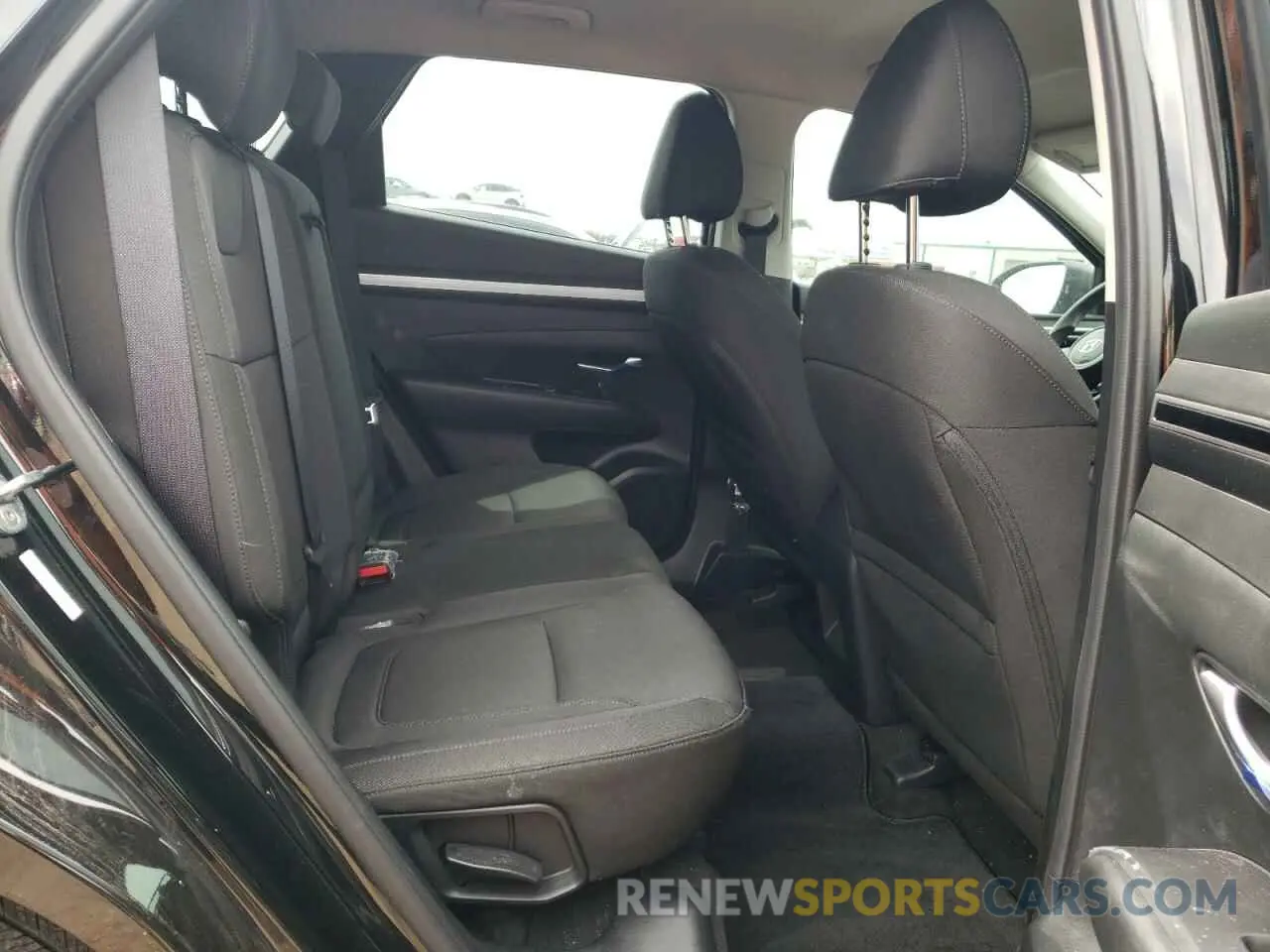 10 Photograph of a damaged car 5NMJA3AEXNH094361 HYUNDAI TUCSON 2022