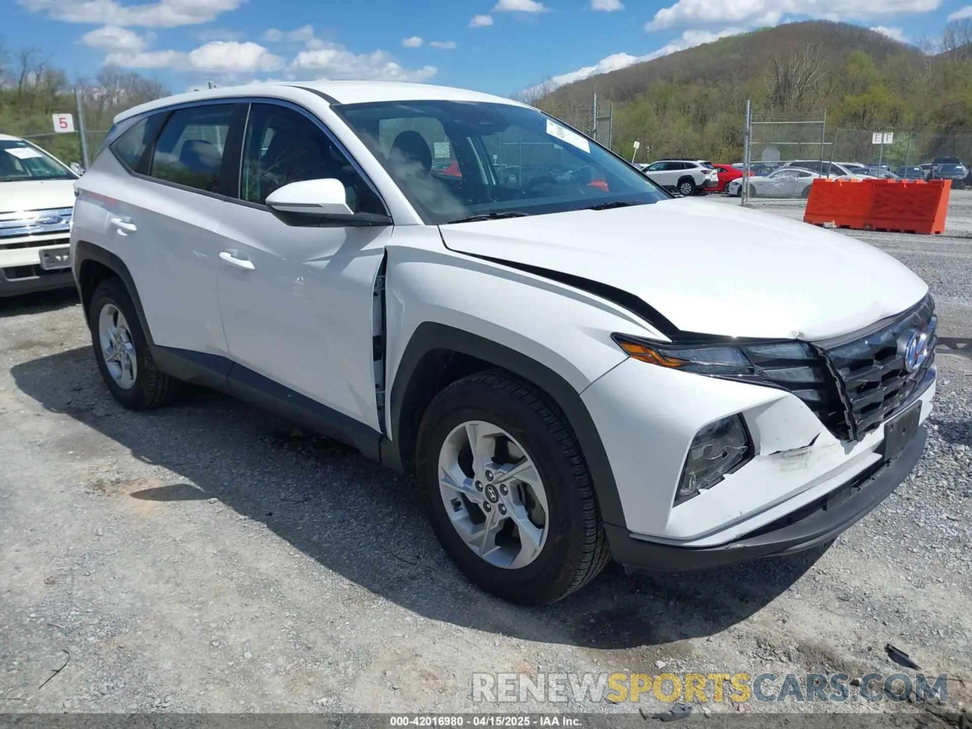 1 Photograph of a damaged car 5NMJACAE4NH053207 HYUNDAI TUCSON 2022