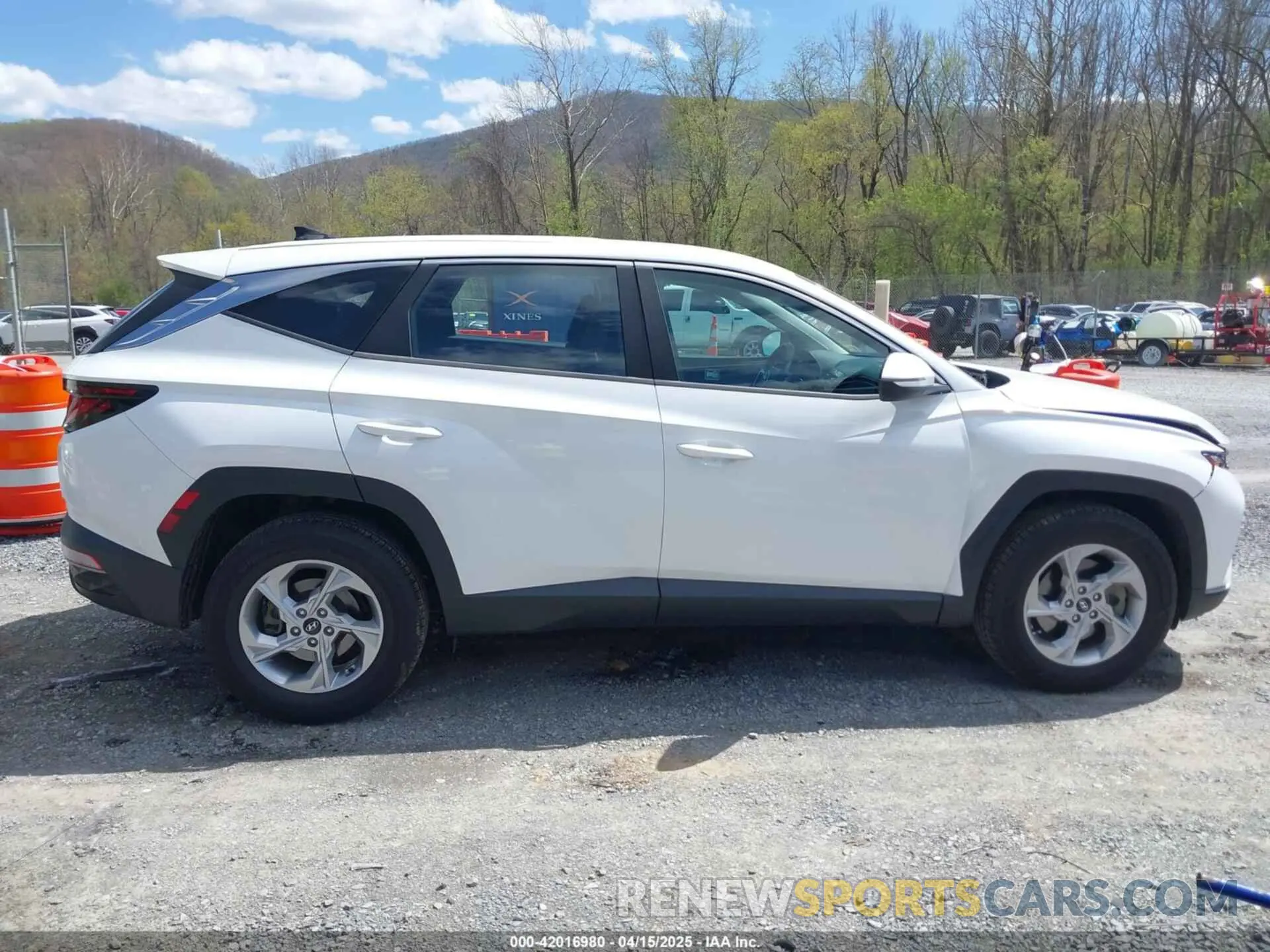13 Photograph of a damaged car 5NMJACAE4NH053207 HYUNDAI TUCSON 2022