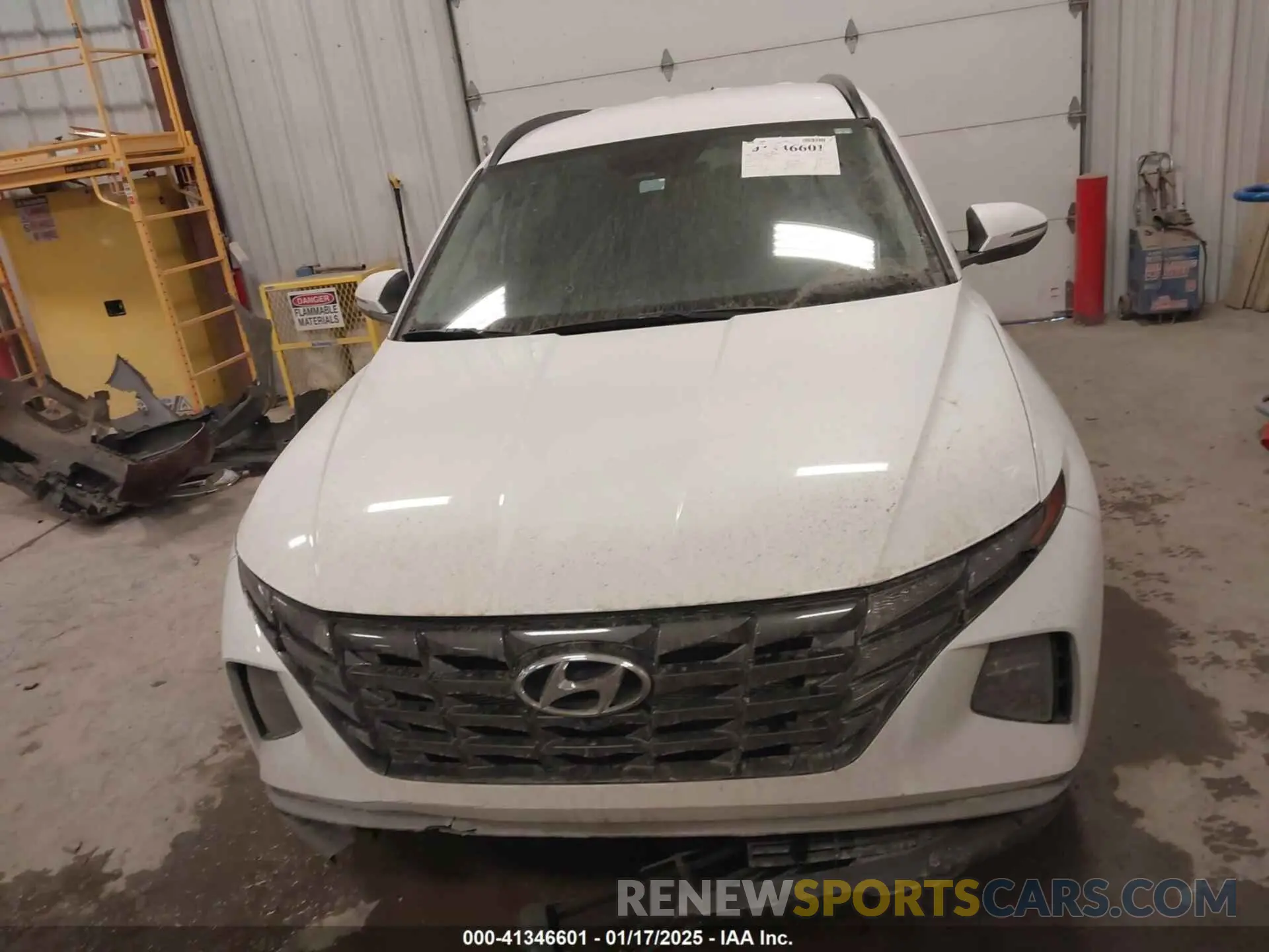 13 Photograph of a damaged car 5NMJB3AE0NH083009 HYUNDAI TUCSON 2022