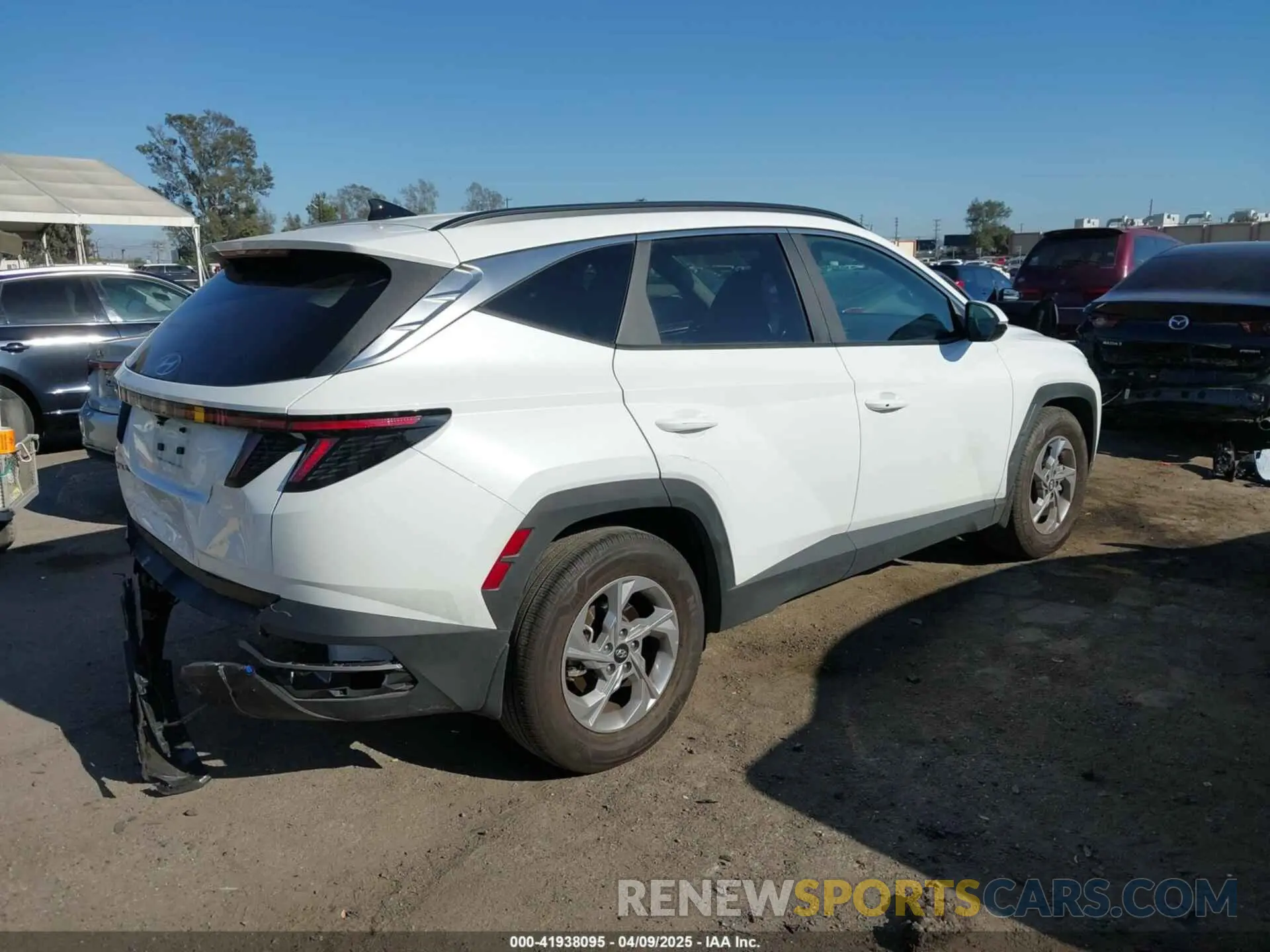 4 Фотография поврежденного автомобиля 5NMJB3AE0NH117546 HYUNDAI TUCSON 2022