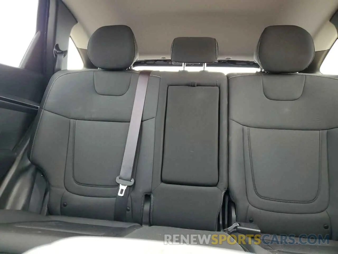 10 Photograph of a damaged car 5NMJB3AE0NH144570 HYUNDAI TUCSON 2022