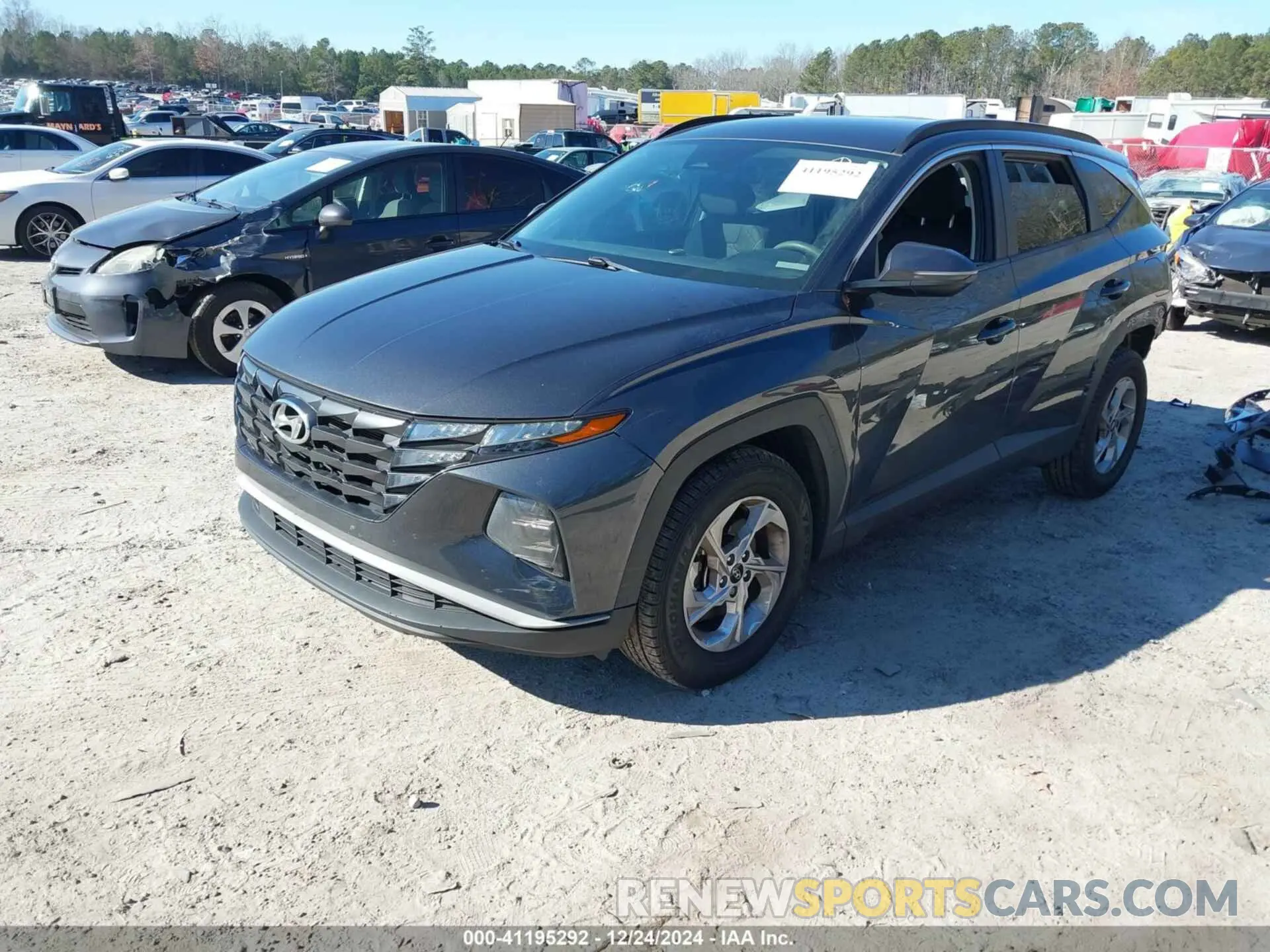 2 Photograph of a damaged car 5NMJB3AE3NH017750 HYUNDAI TUCSON 2022