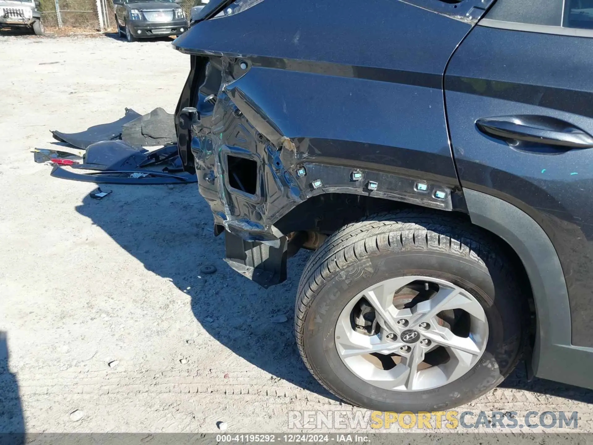 6 Photograph of a damaged car 5NMJB3AE3NH017750 HYUNDAI TUCSON 2022