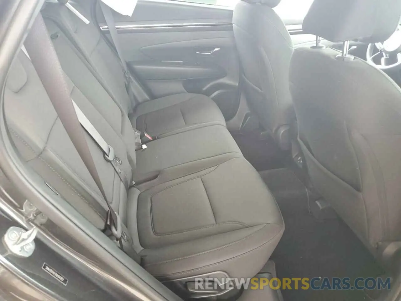 11 Photograph of a damaged car 5NMJB3AE3NH042857 HYUNDAI TUCSON 2022