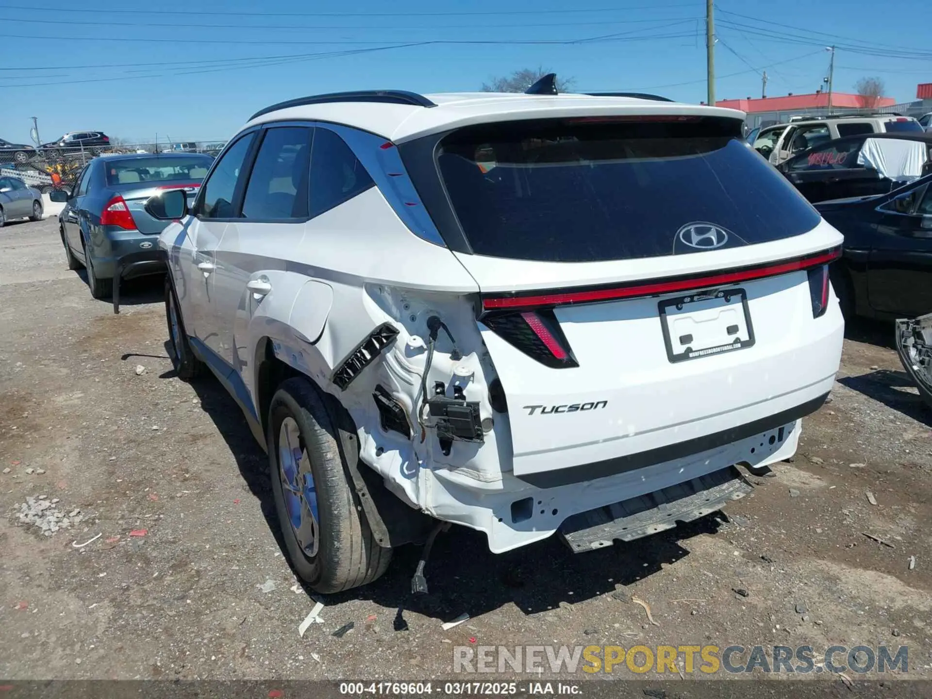 3 Photograph of a damaged car 5NMJB3AE3NH070982 HYUNDAI TUCSON 2022