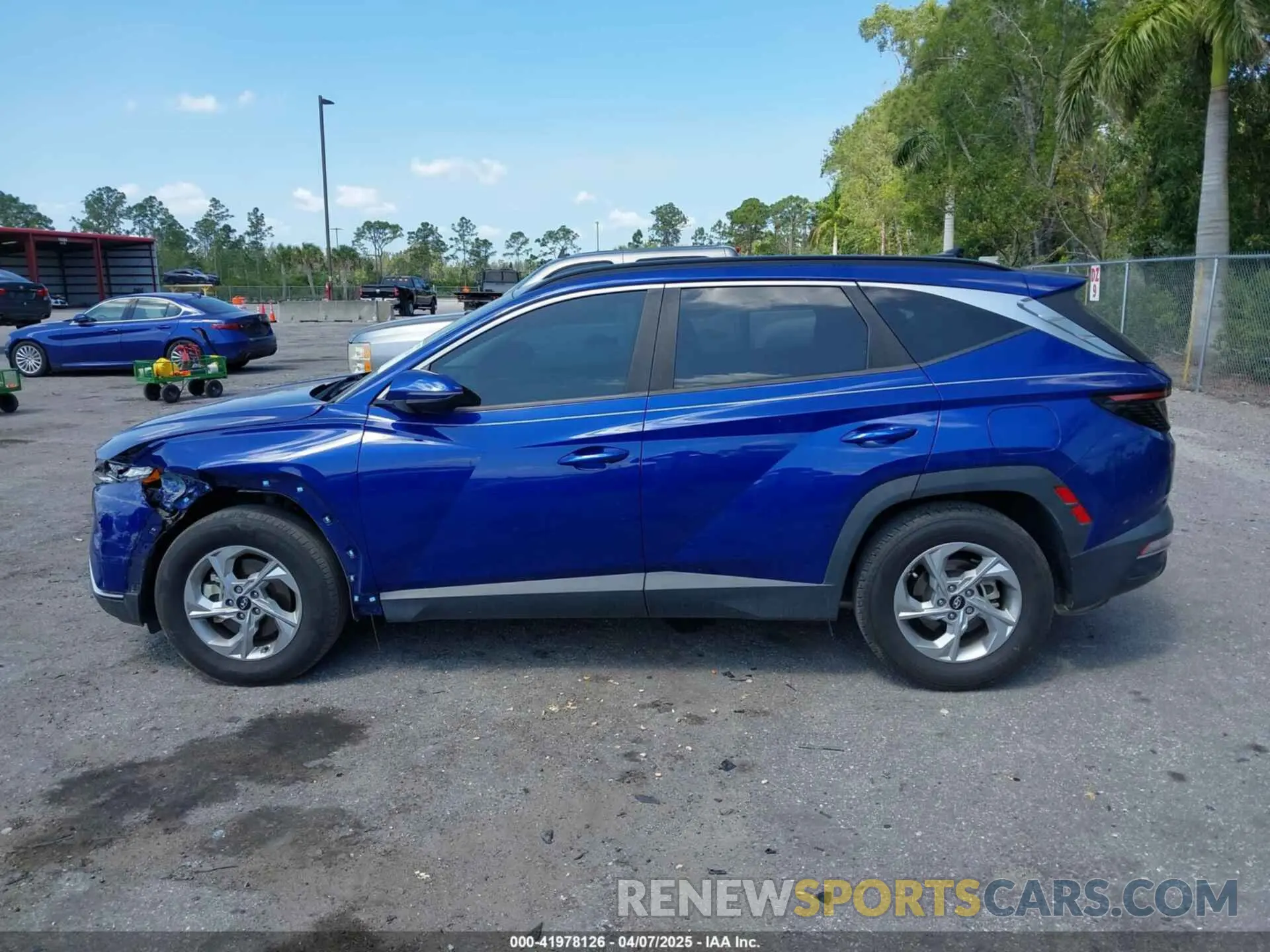 14 Photograph of a damaged car 5NMJB3AE3NH076555 HYUNDAI TUCSON 2022