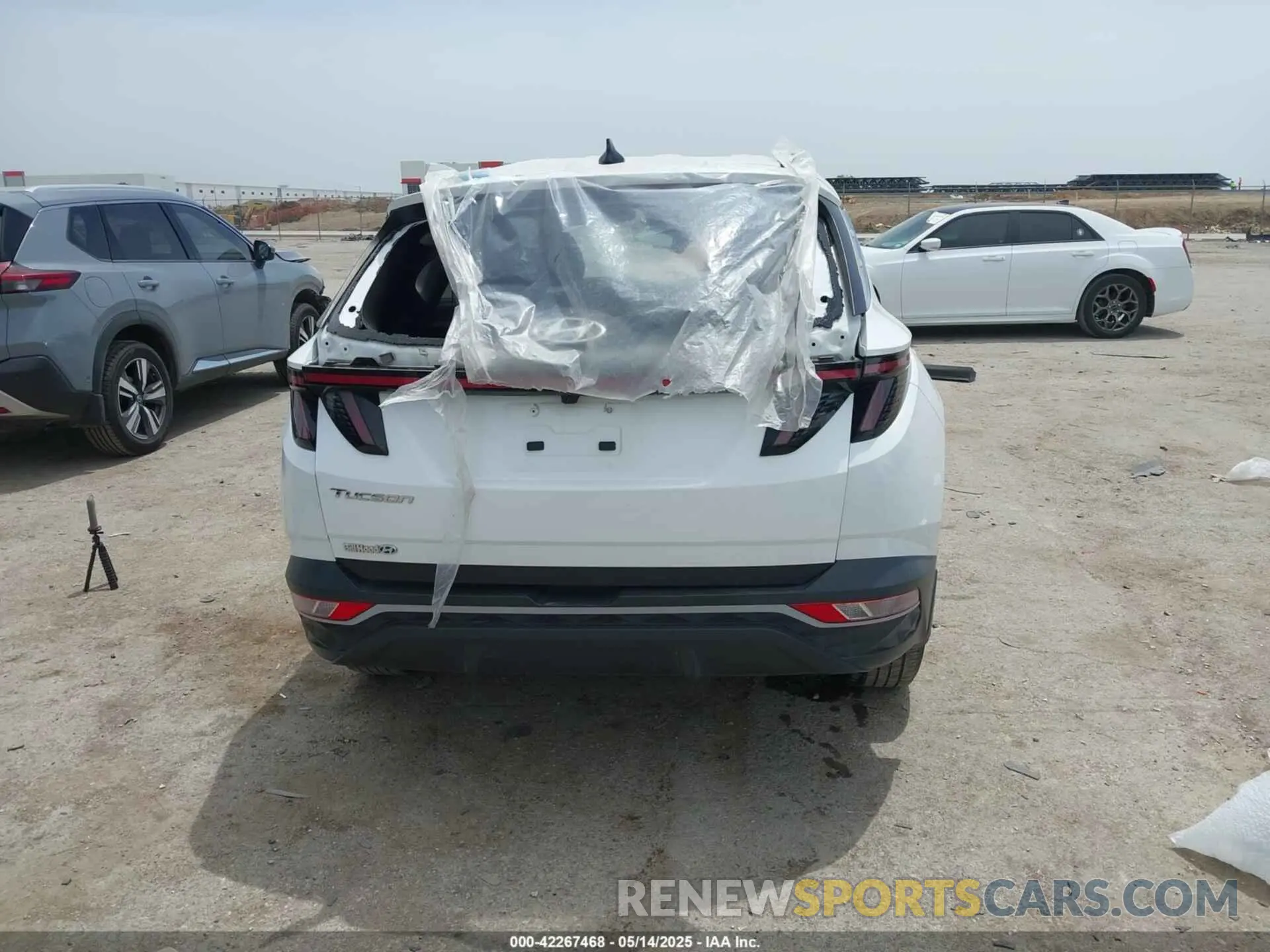 16 Photograph of a damaged car 5NMJB3AE3NH161198 HYUNDAI TUCSON 2022