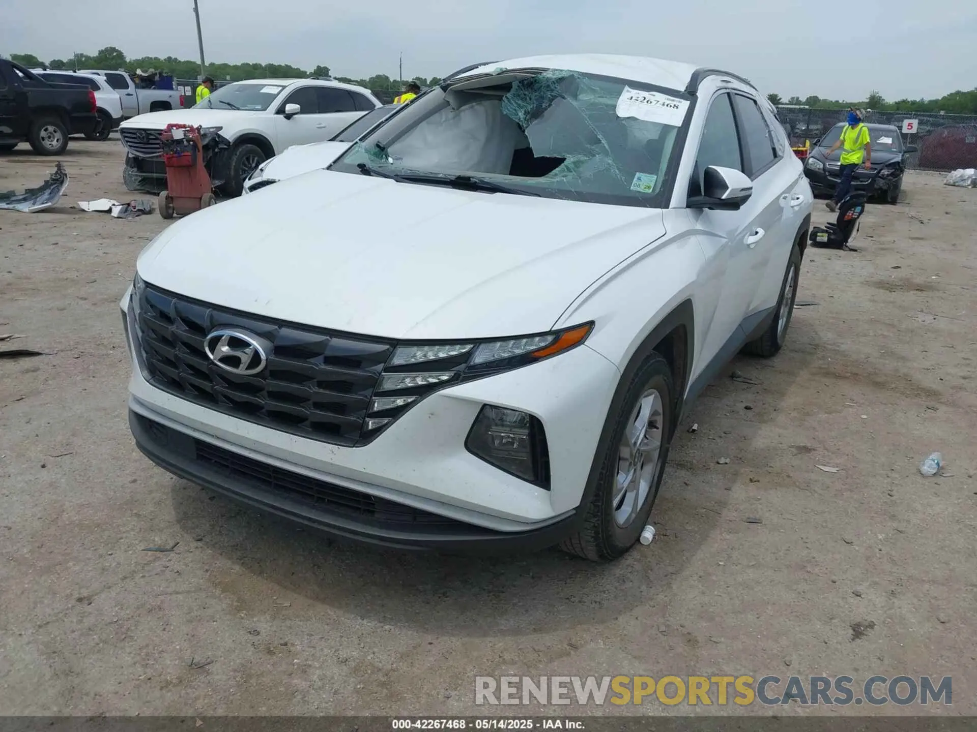 2 Photograph of a damaged car 5NMJB3AE3NH161198 HYUNDAI TUCSON 2022