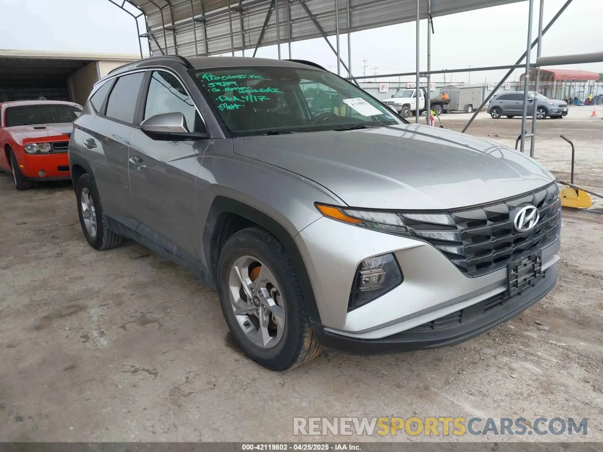 1 Photograph of a damaged car 5NMJB3AE5NH067632 HYUNDAI TUCSON 2022