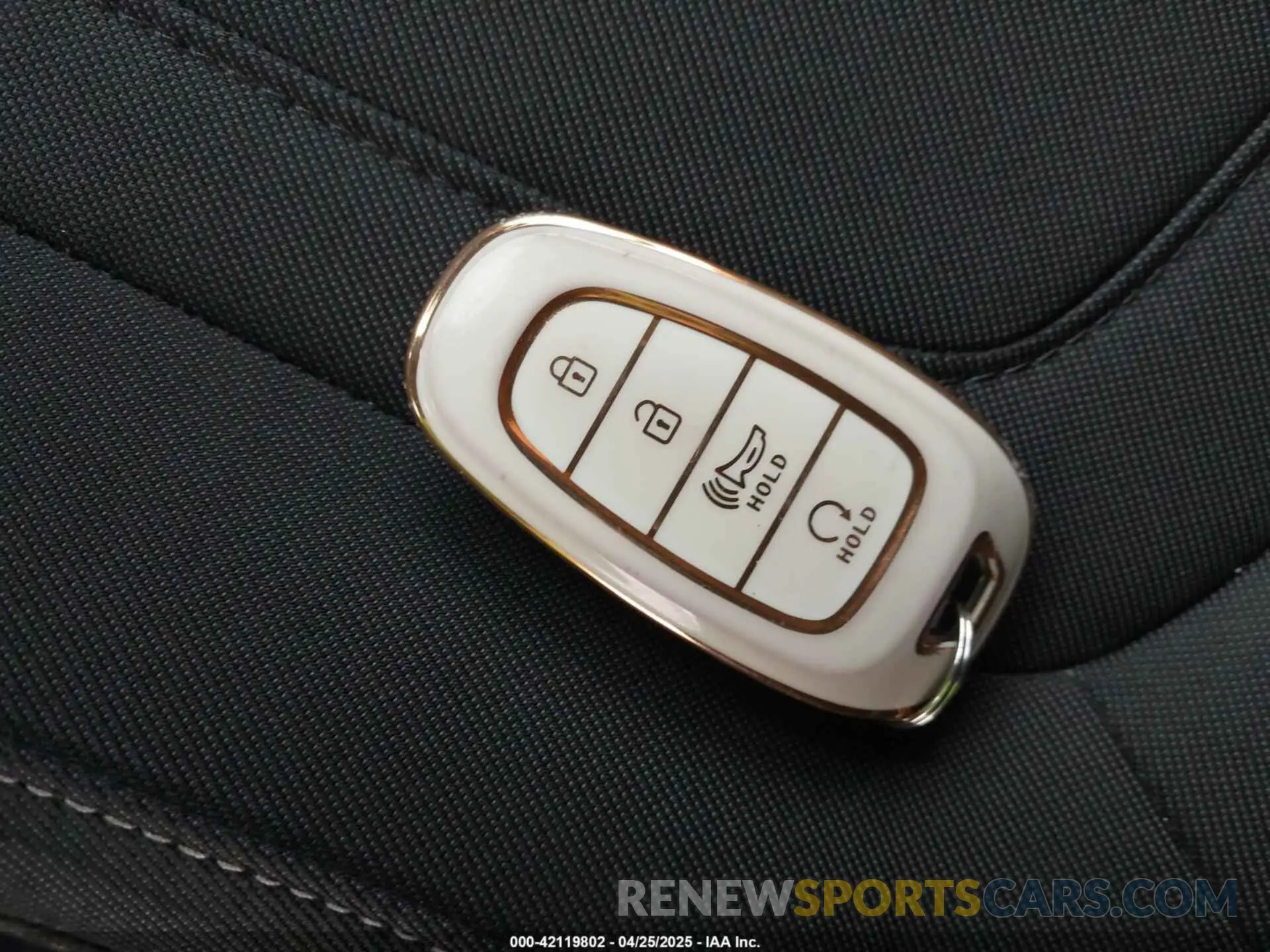 11 Photograph of a damaged car 5NMJB3AE5NH067632 HYUNDAI TUCSON 2022