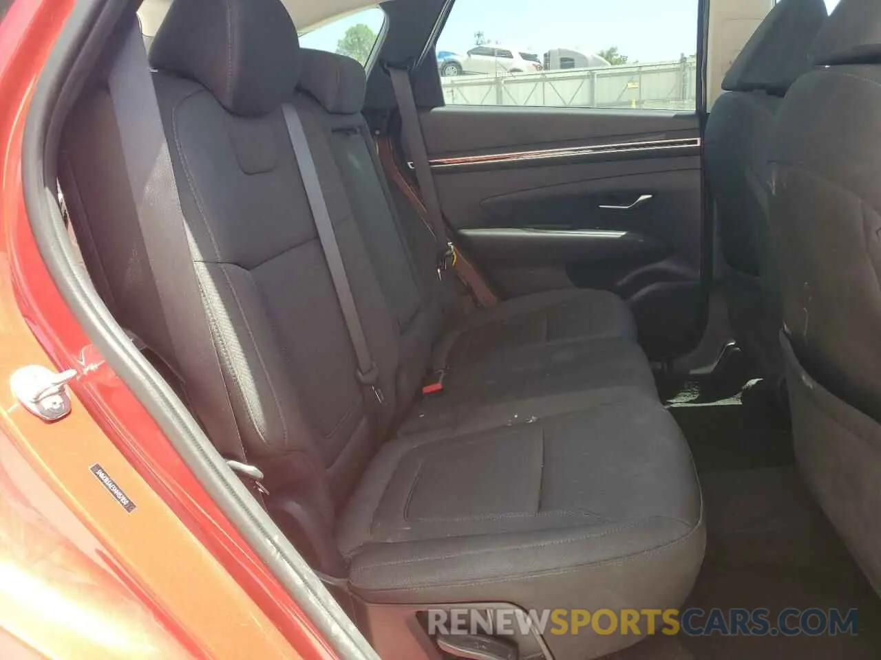 11 Photograph of a damaged car 5NMJB3AE5NH157850 HYUNDAI TUCSON 2022