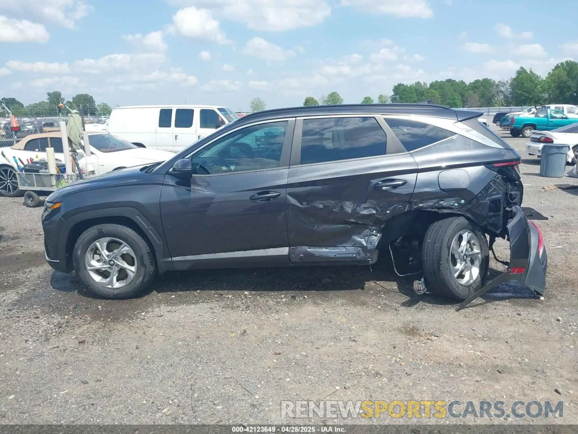 14 Photograph of a damaged car 5NMJB3AE7NH064439 HYUNDAI TUCSON 2022
