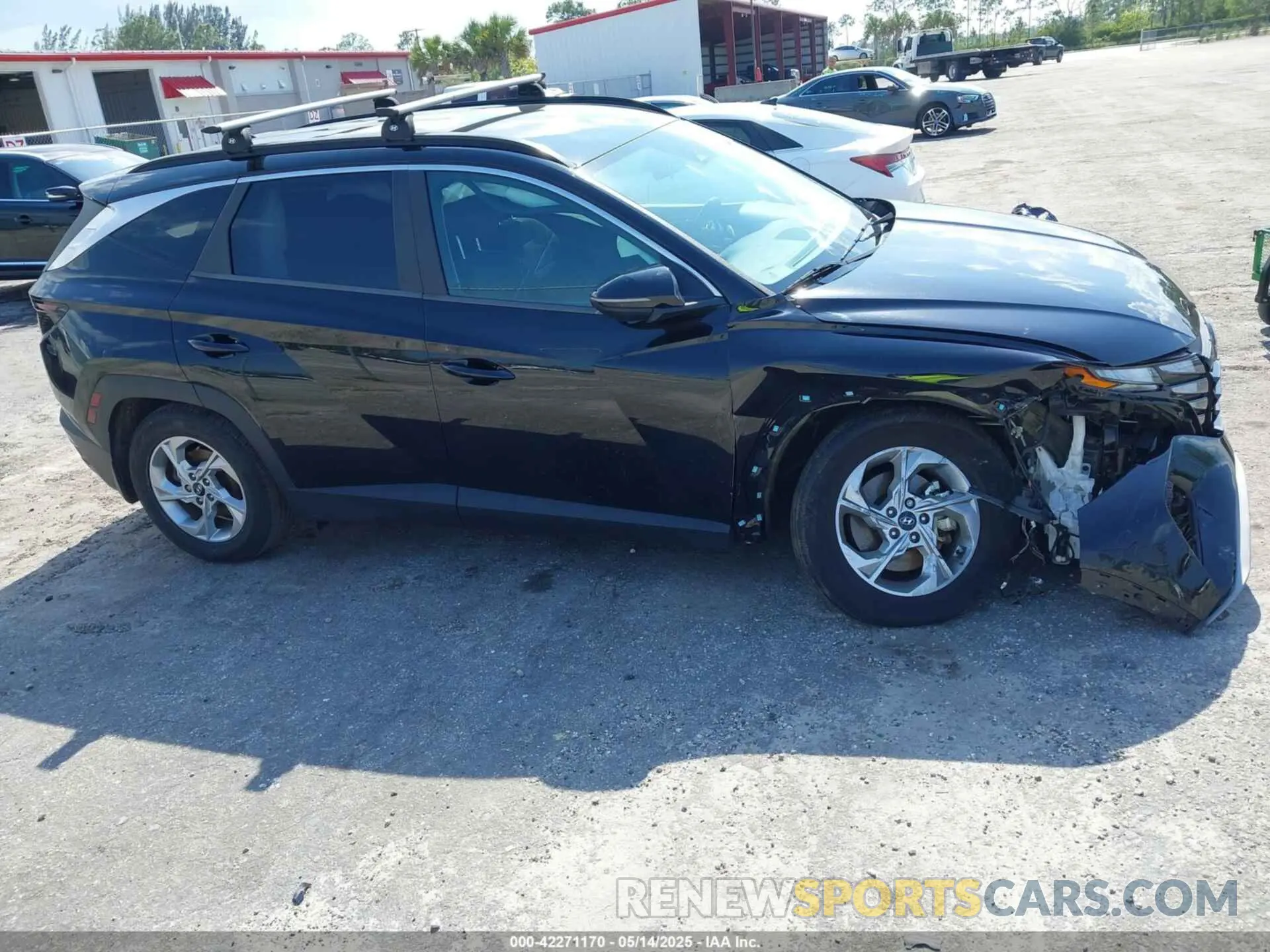 13 Photograph of a damaged car 5NMJB3AE9NH030504 HYUNDAI TUCSON 2022