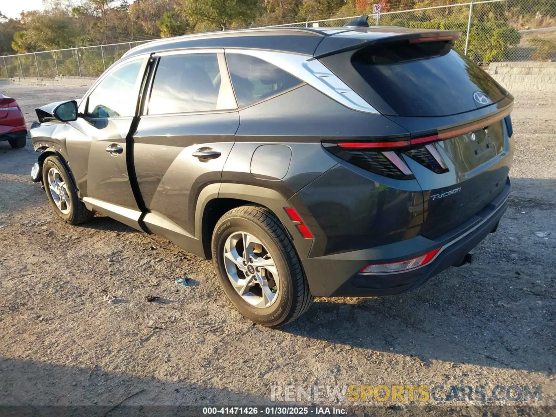 3 Photograph of a damaged car 5NMJB3AE9NH111888 HYUNDAI TUCSON 2022
