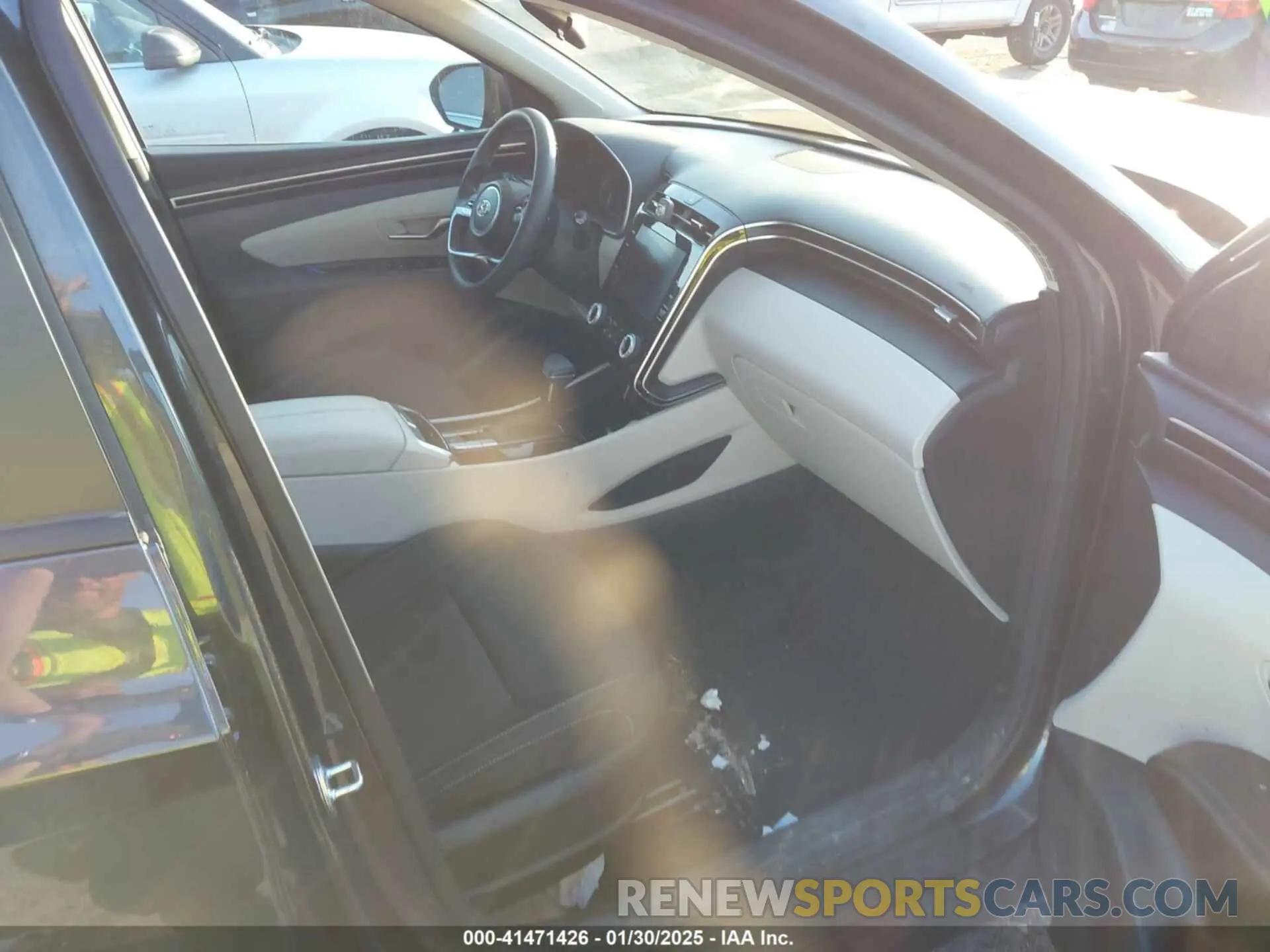 5 Photograph of a damaged car 5NMJB3AE9NH111888 HYUNDAI TUCSON 2022