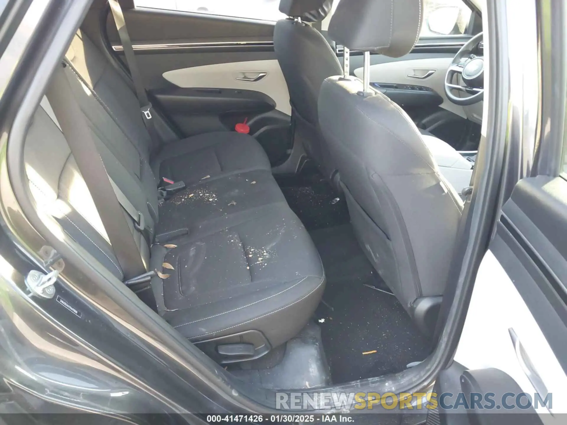 8 Photograph of a damaged car 5NMJB3AE9NH111888 HYUNDAI TUCSON 2022