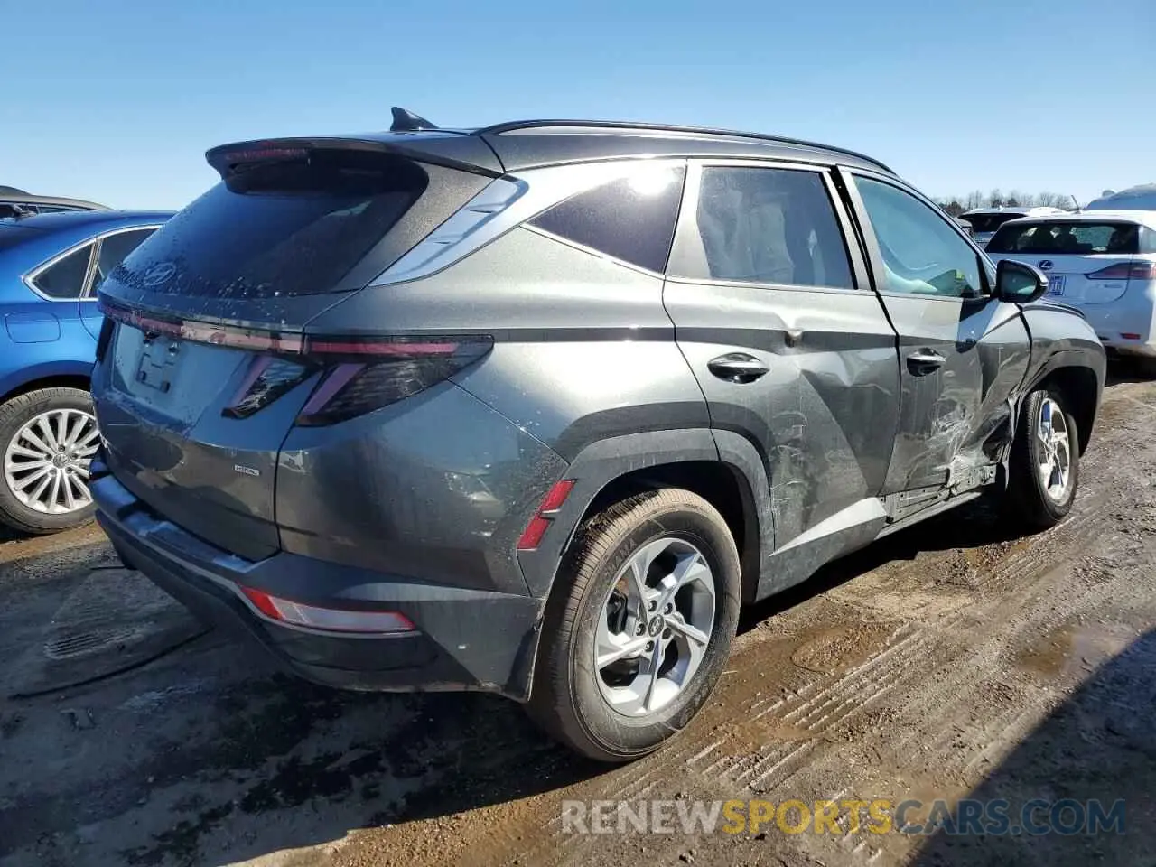 4 Photograph of a damaged car 5NMJBCAE1NH067787 HYUNDAI TUCSON 2022
