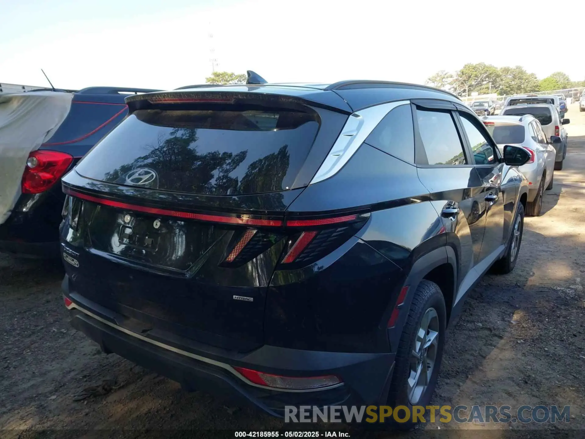 4 Photograph of a damaged car 5NMJBCAE1NH083973 HYUNDAI TUCSON 2022