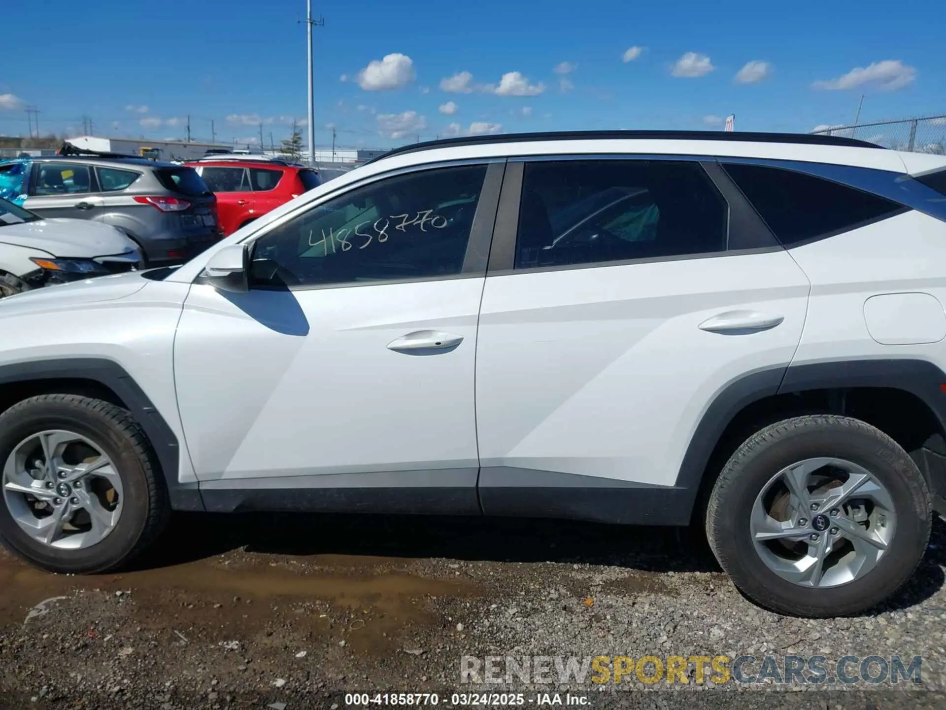 14 Photograph of a damaged car 5NMJBCAE4NH026876 HYUNDAI TUCSON 2022