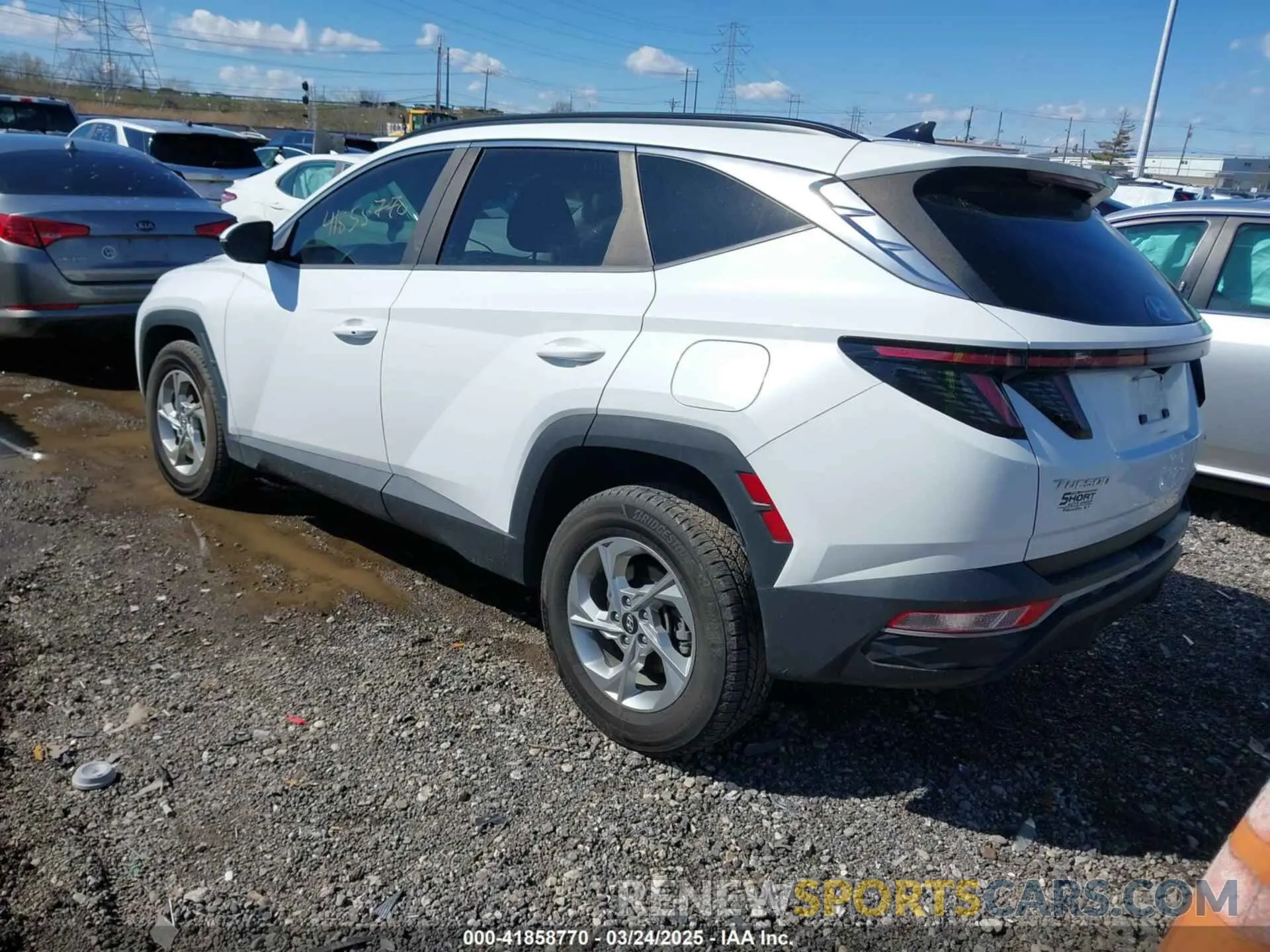 3 Photograph of a damaged car 5NMJBCAE4NH026876 HYUNDAI TUCSON 2022