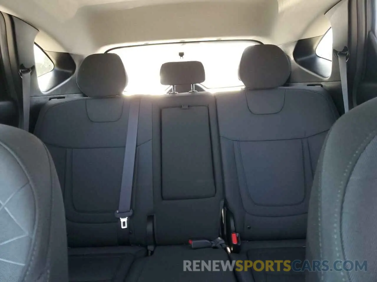 10 Photograph of a damaged car 5NMJBCAE4NH077181 HYUNDAI TUCSON 2022
