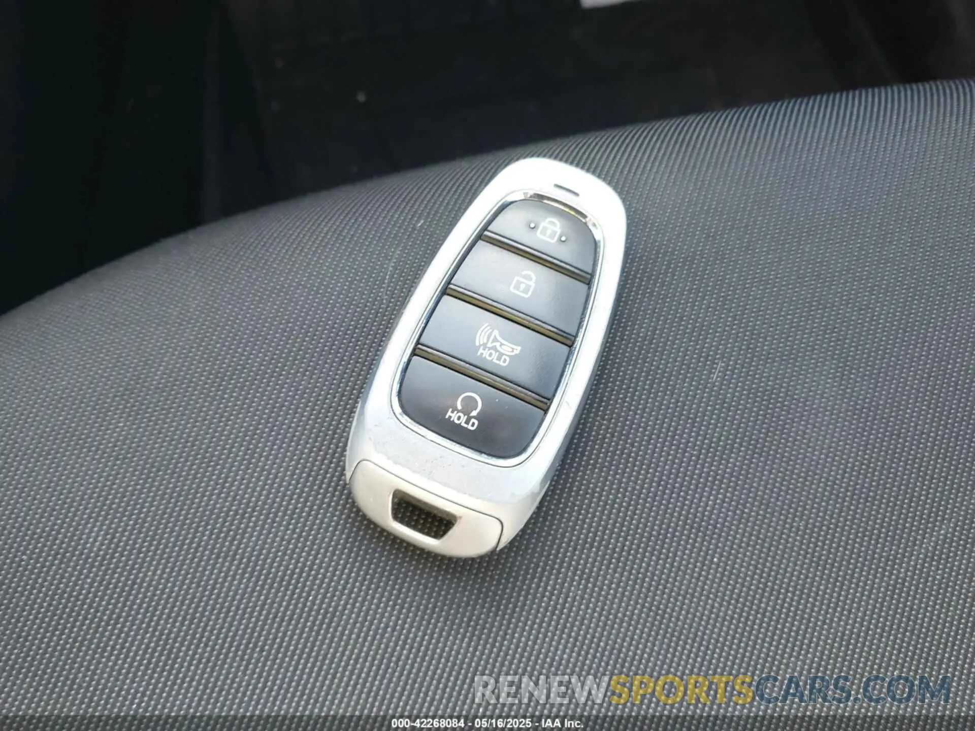 11 Photograph of a damaged car 5NMJBCAE5NH026269 HYUNDAI TUCSON 2022