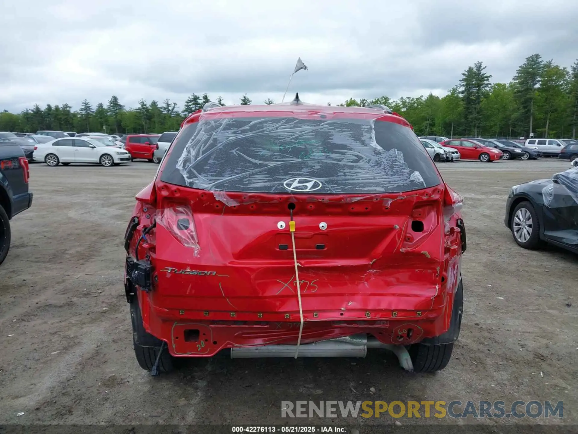 17 Photograph of a damaged car 5NMJBCAE7NH143920 HYUNDAI TUCSON 2022