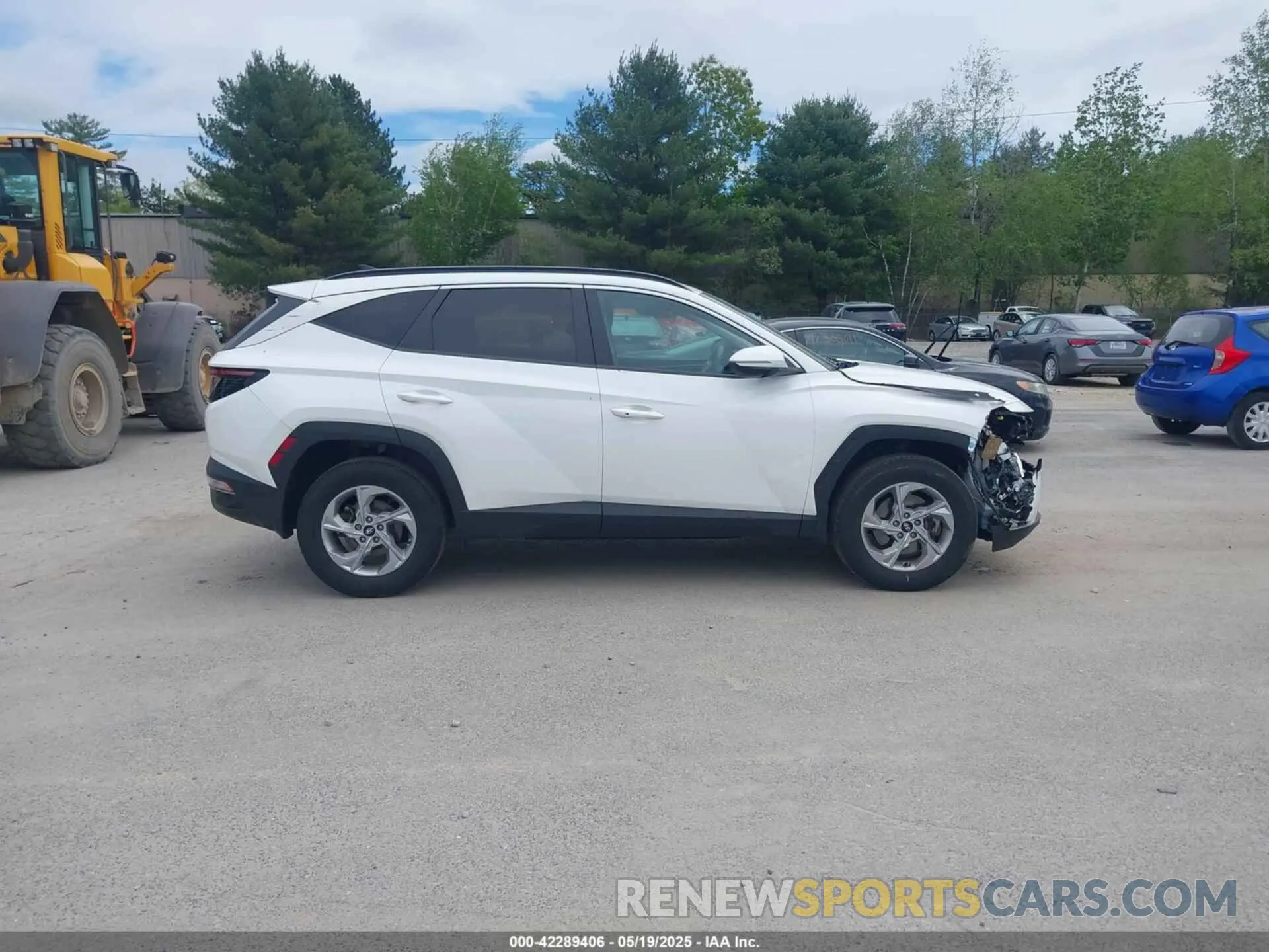 13 Photograph of a damaged car 5NMJBCAE8NH123949 HYUNDAI TUCSON 2022